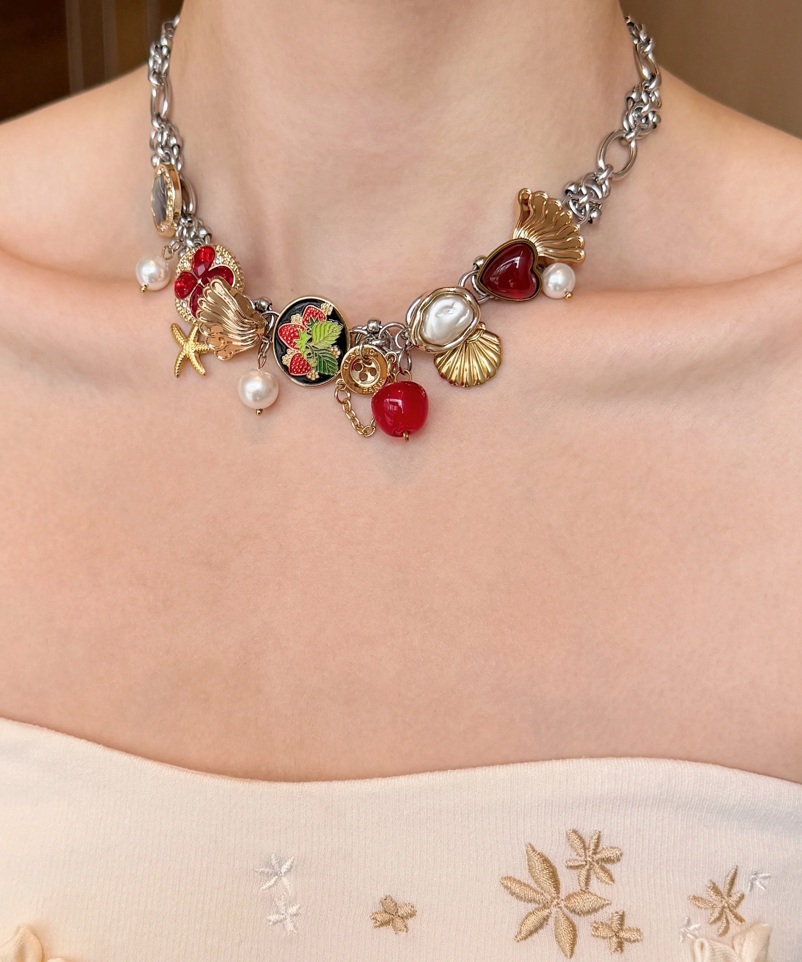 Elegant Red Strawberry Shell Pearl Adjustable Alloy Choke - Image 2