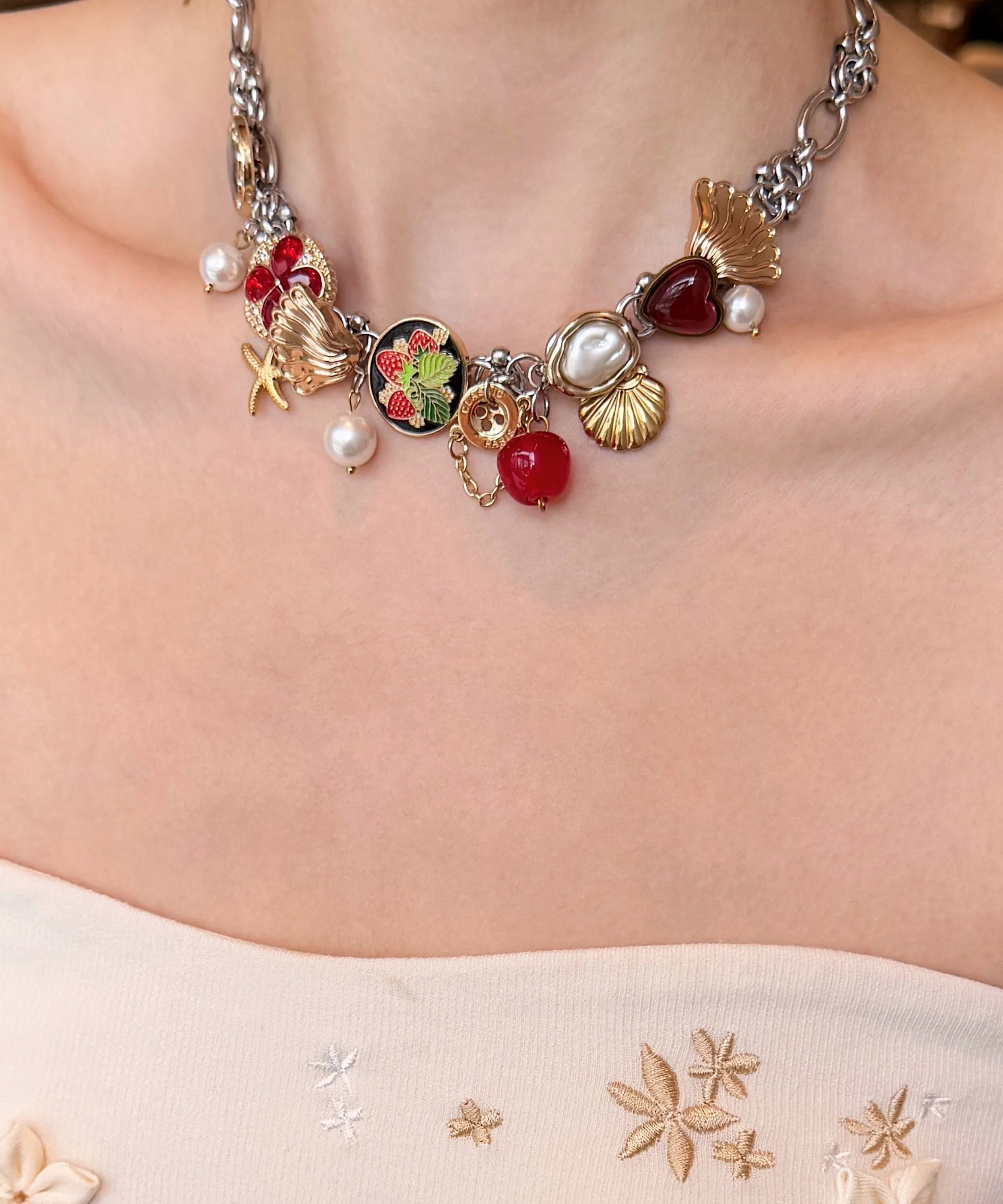 Elegant Red Strawberry Shell Pearl Adjustable Alloy Choke - Image 5