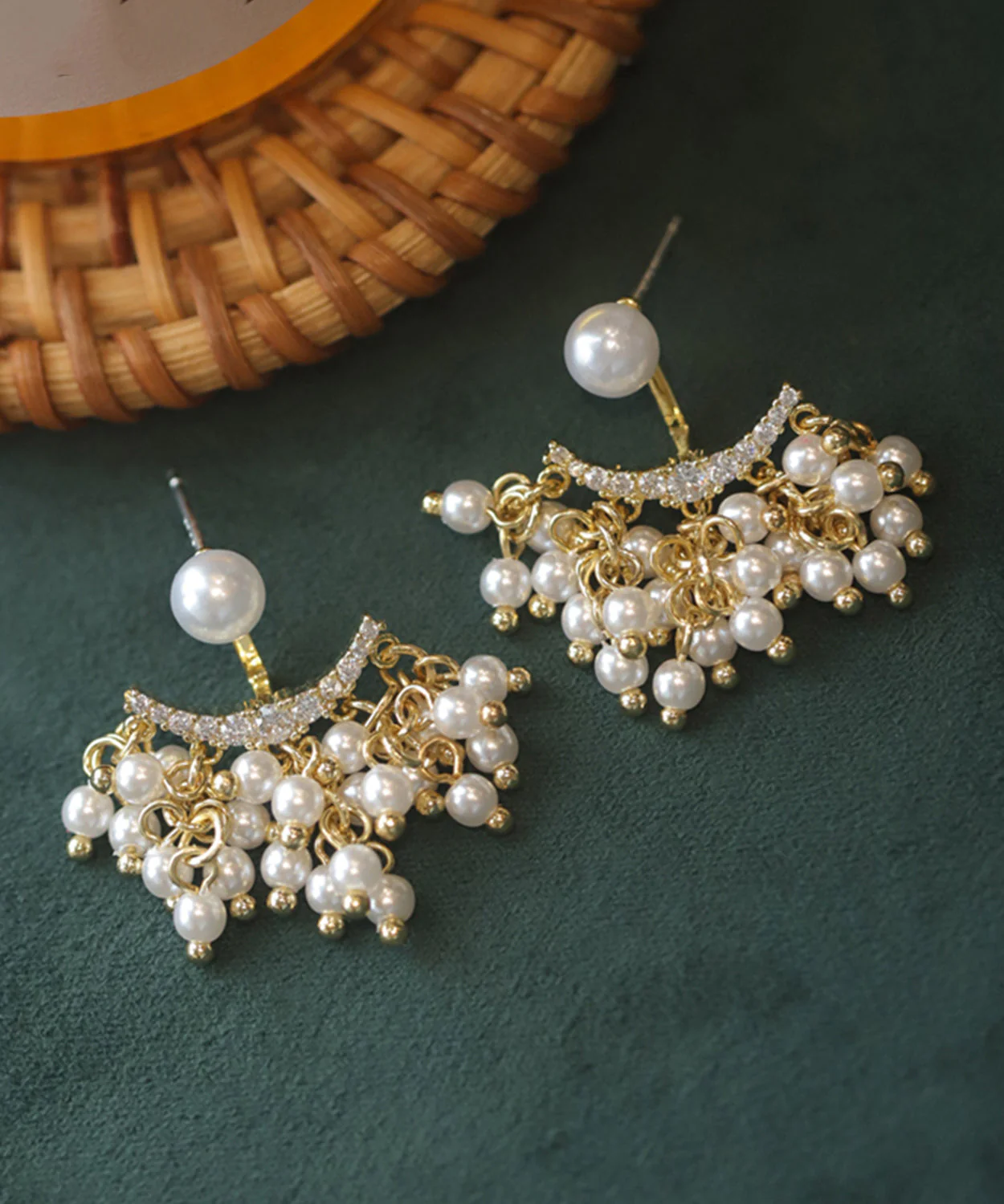 Elegant White Copper Alloy Acrylic Pearl Tassel Stud Earrings - Image 4