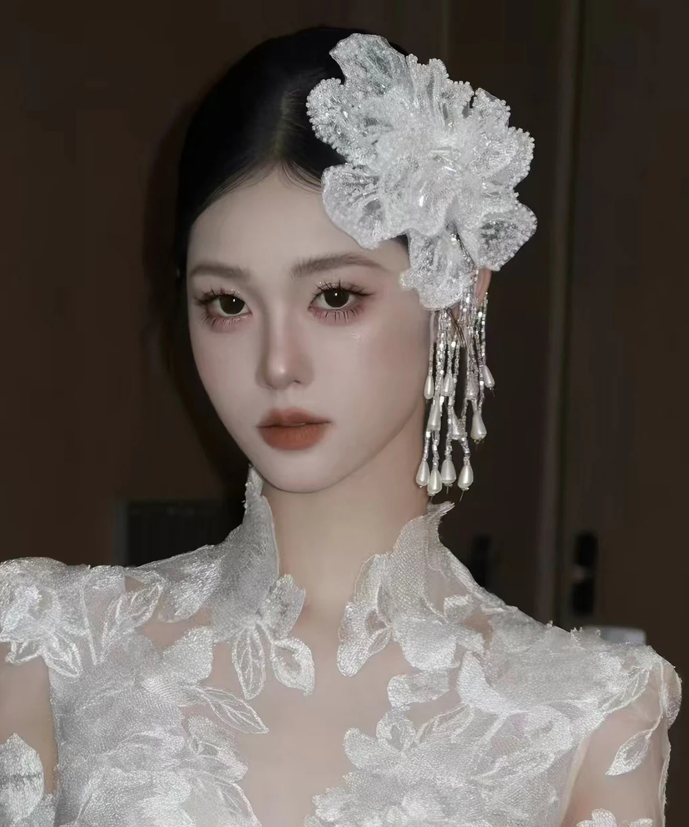 Elegant White Lace Double-Layer Floral Sequins Tassel Single Hairpin - Image 2
