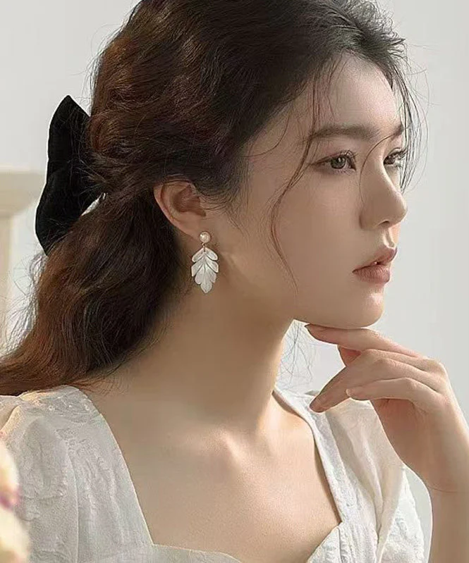 Elegant White Sterling Silver Alloy Pearl Shell Drop Earrings - Image 2