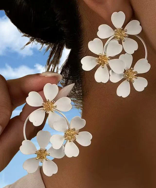 European And American Fashion Pink Flower Metal Earrings - Image 5