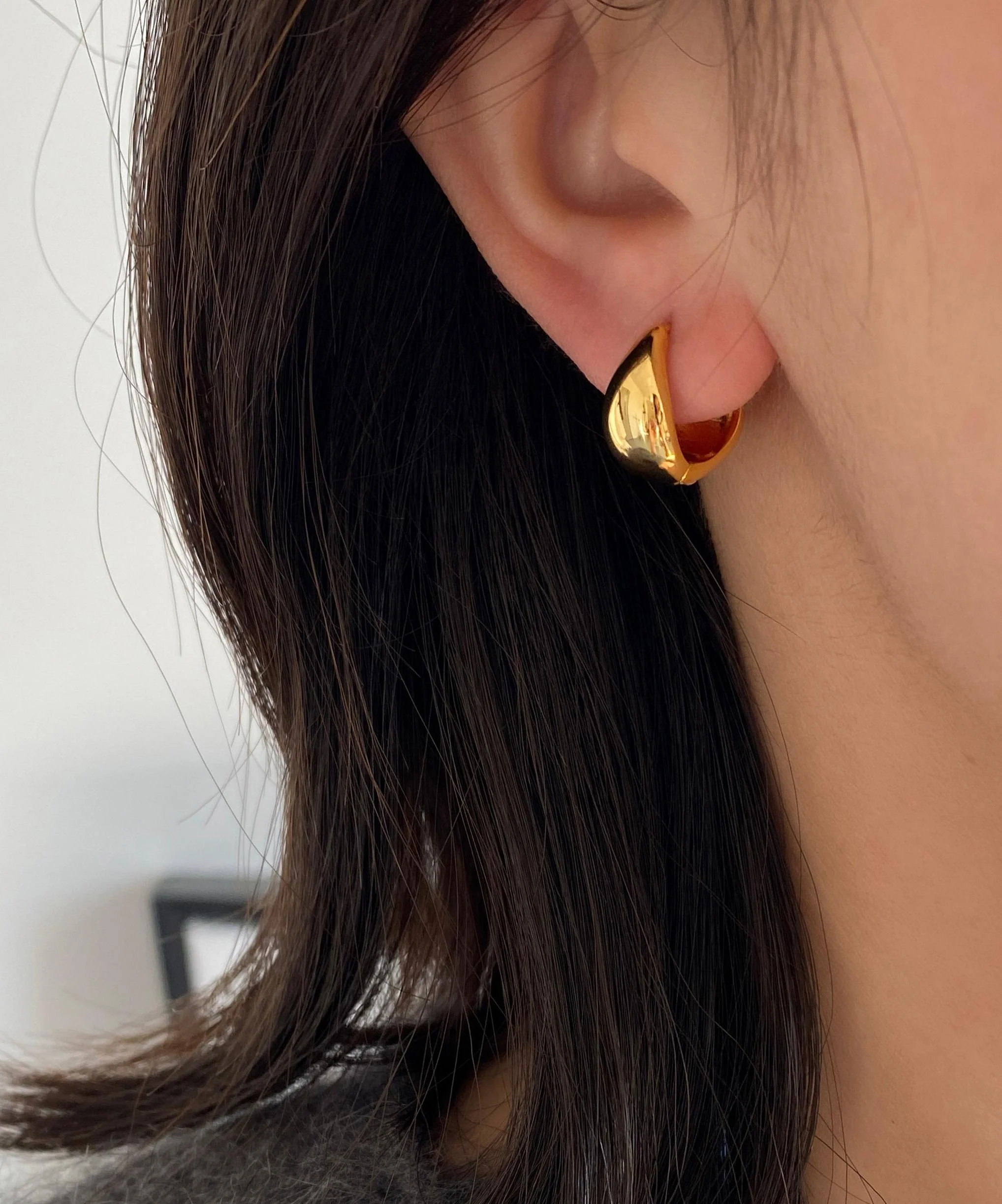 European And American Gold Water Drop Metallic Ring Earrings - Image 5
