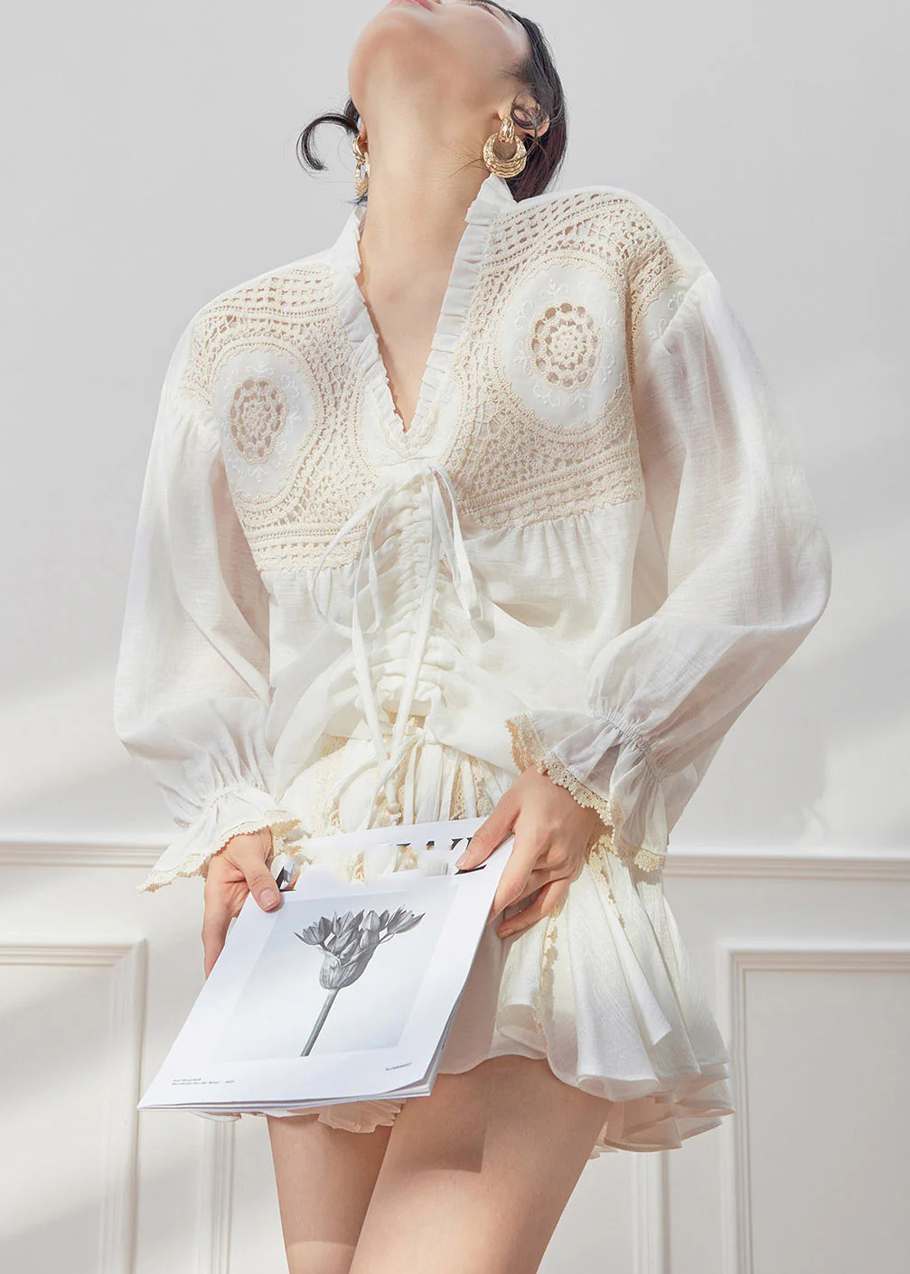 Fashion White V Neck Drawstring Shirt And Skirts Two Piece Set Spring - Image 3