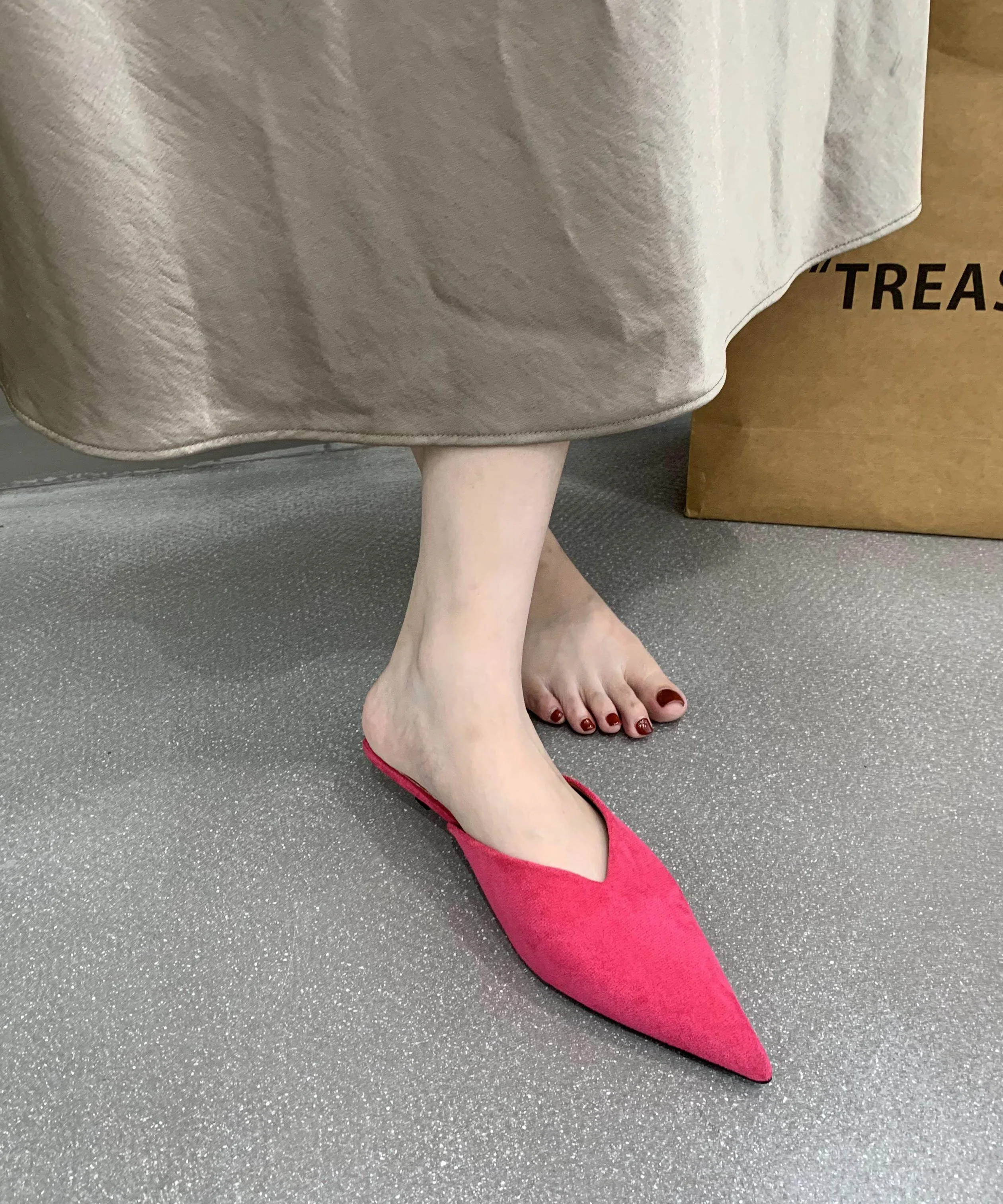 Fashion Yellow Pointed Toe Flip Flops - Image 4