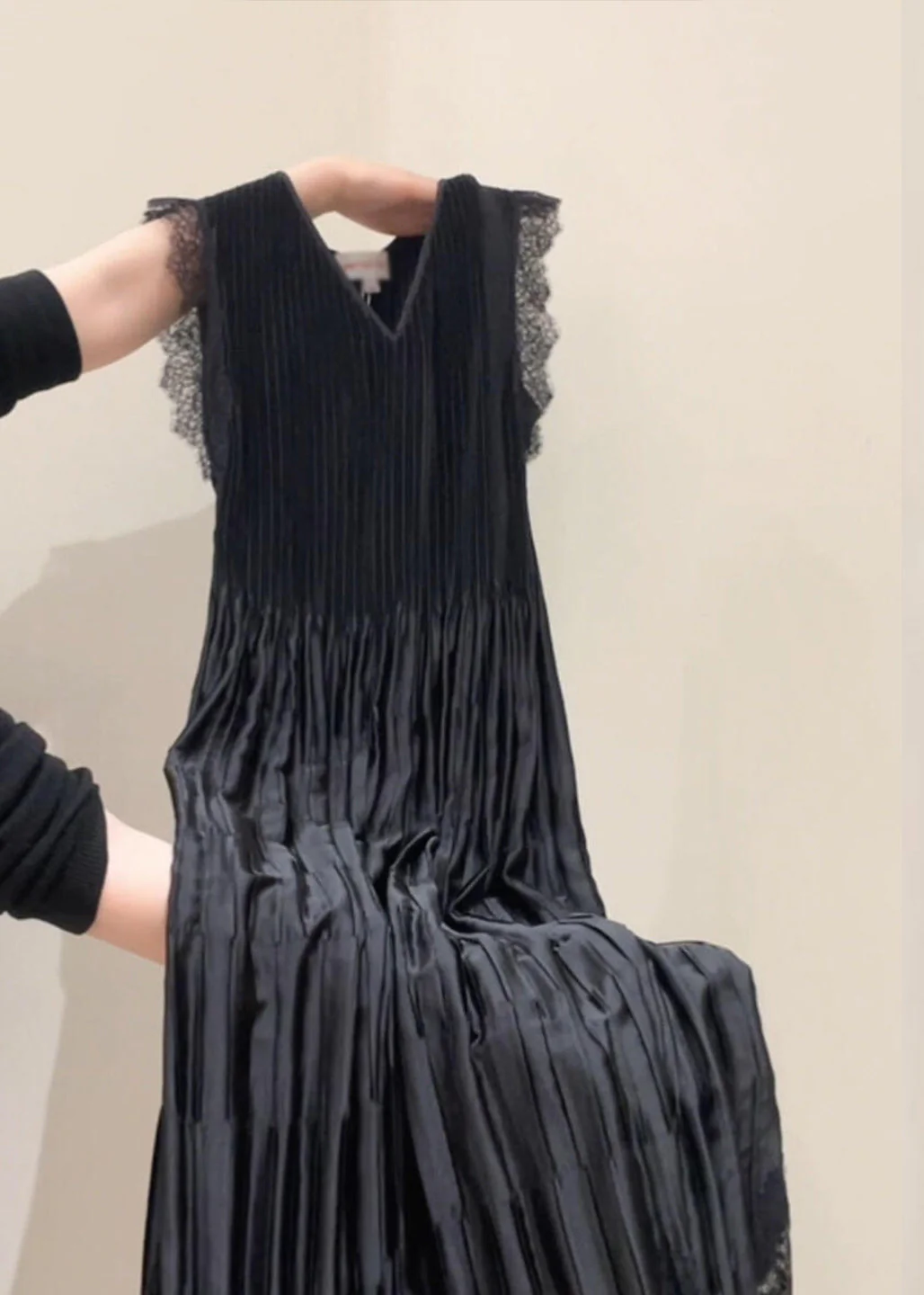 Fine Black V Neck Lace Patchwork Draping Holiday Long Dress Summer - Image 4