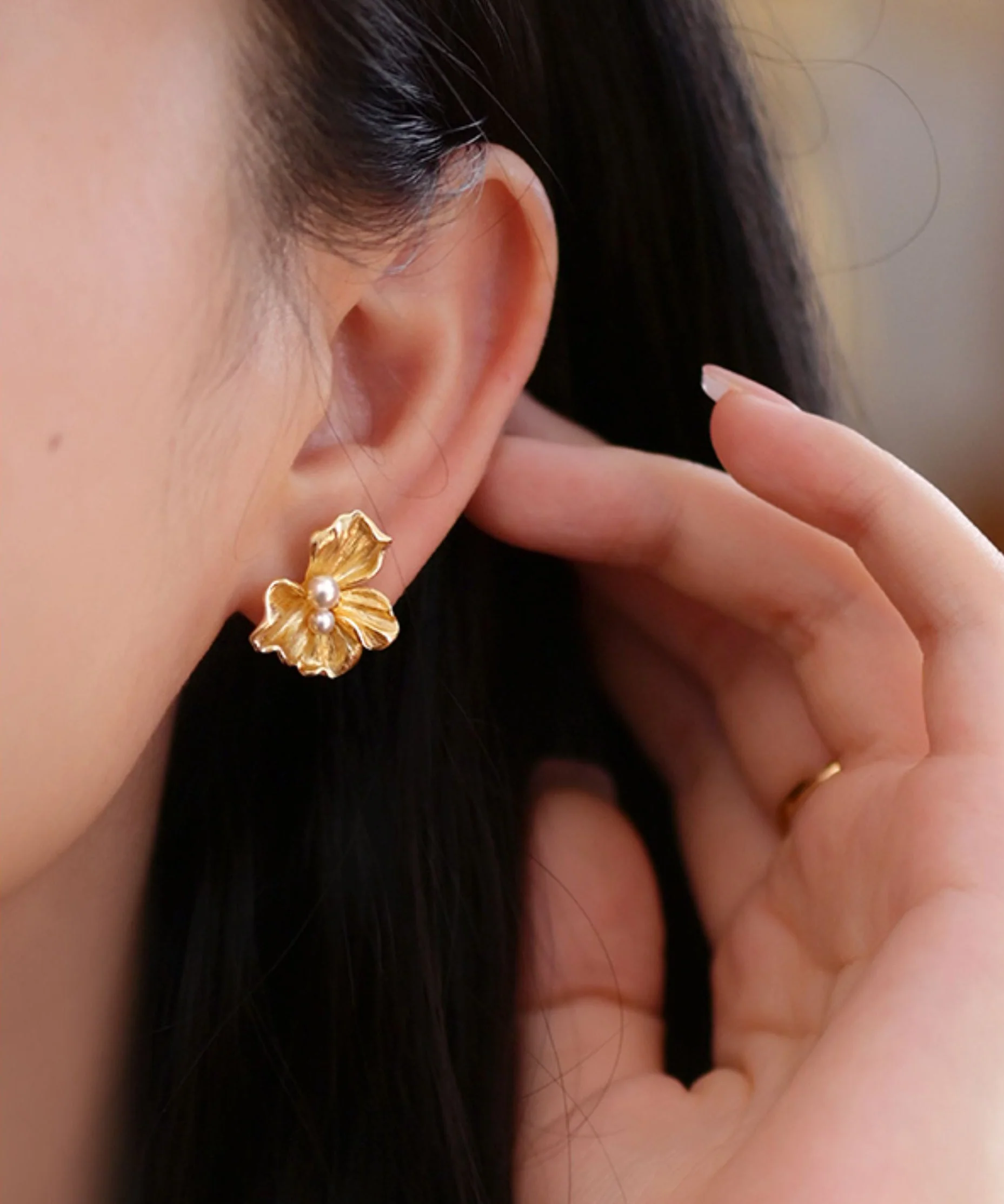Fine Gold Floral Pearl 14K Gold Stud Earrings - Image 3