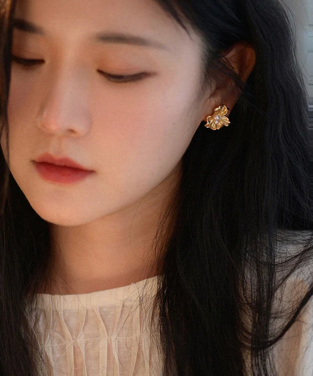 Fine Gold Floral Pearl 14K Gold Stud Earrings - Image 5