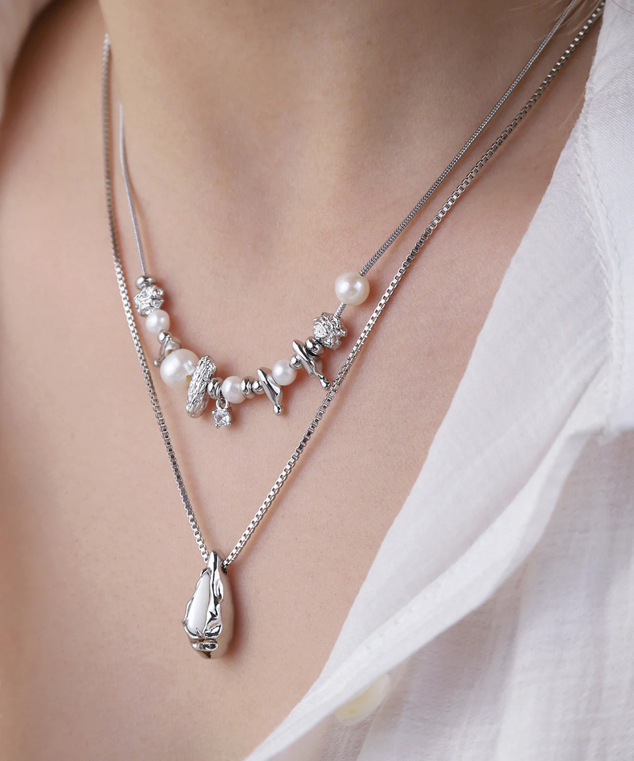Fine Silk Copper Alloy Pearl Broken Silver Water Droplet Pendant Necklace - Image 3