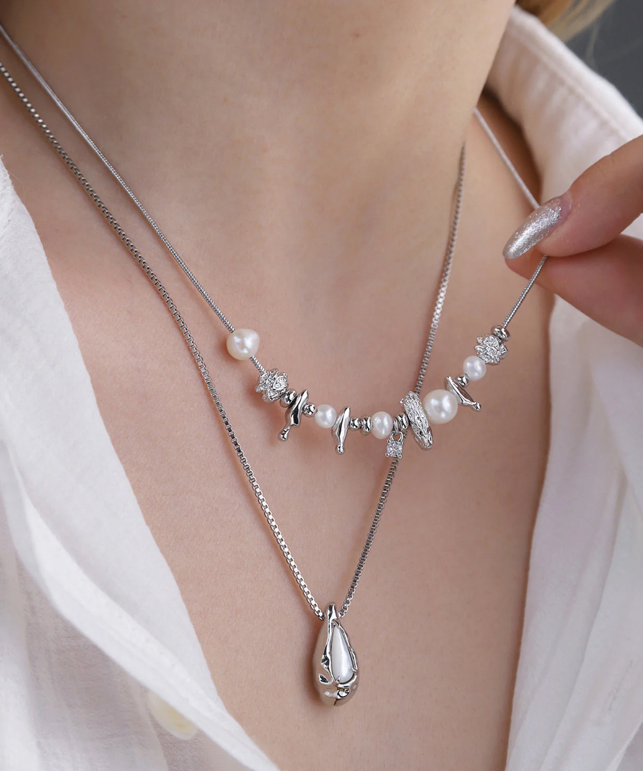 Fine Silk Copper Alloy Pearl Broken Silver Water Droplet Pendant Necklace - Image 4
