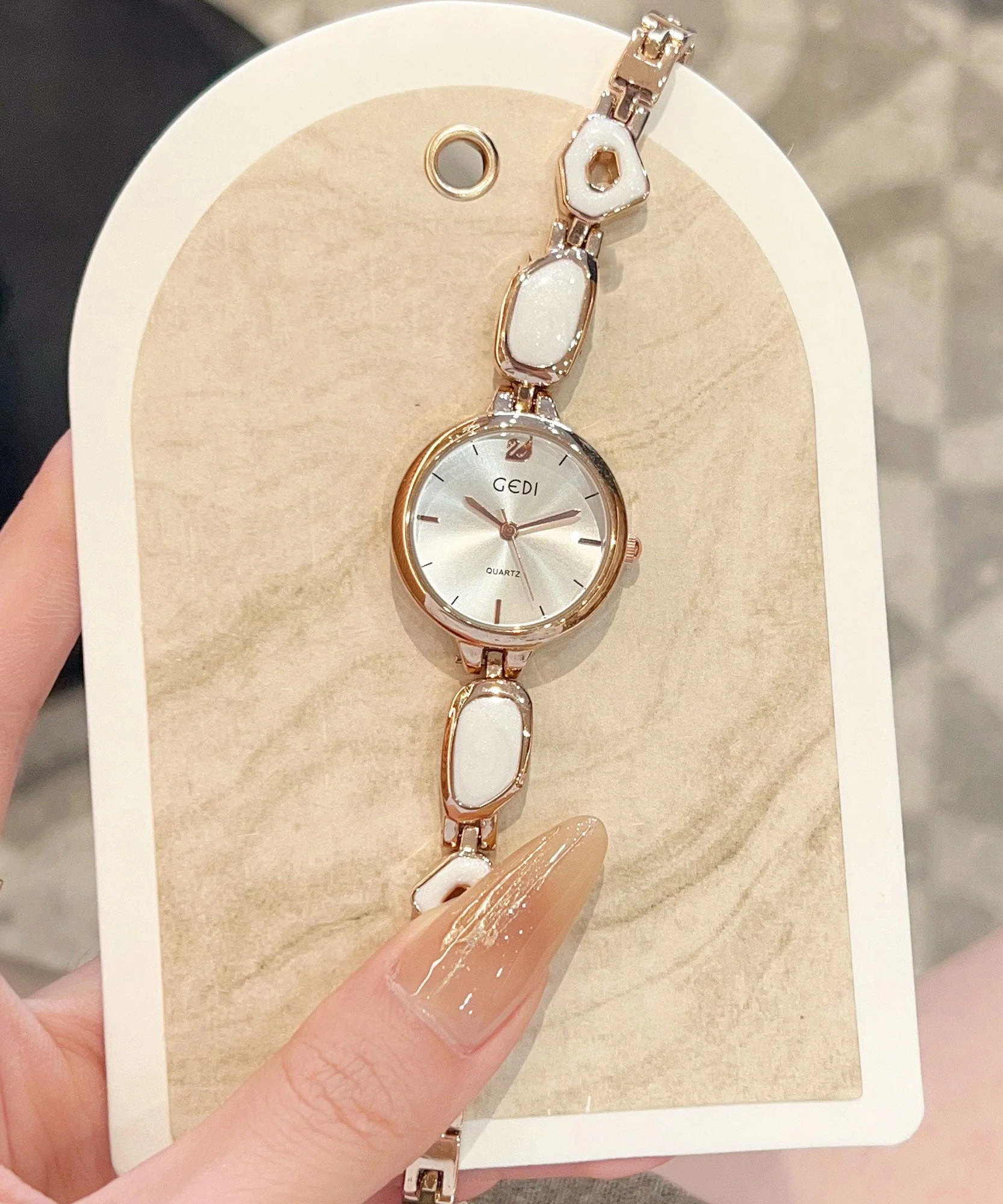 Fine White Alloy Waterproof Quartz Movement Watches