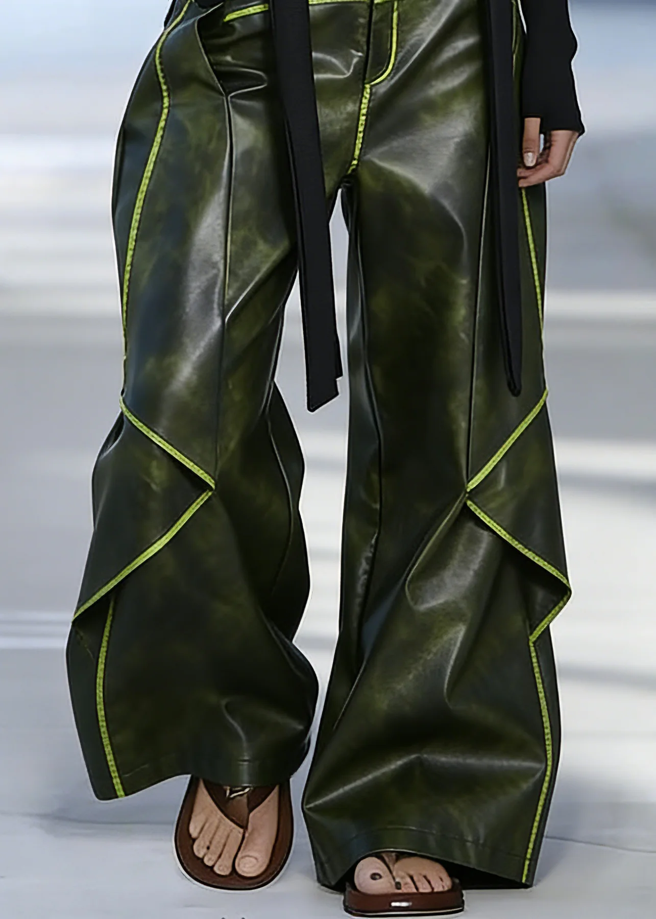 French Green Pockets High Waist Faux Leather Pants Spring - Image 4