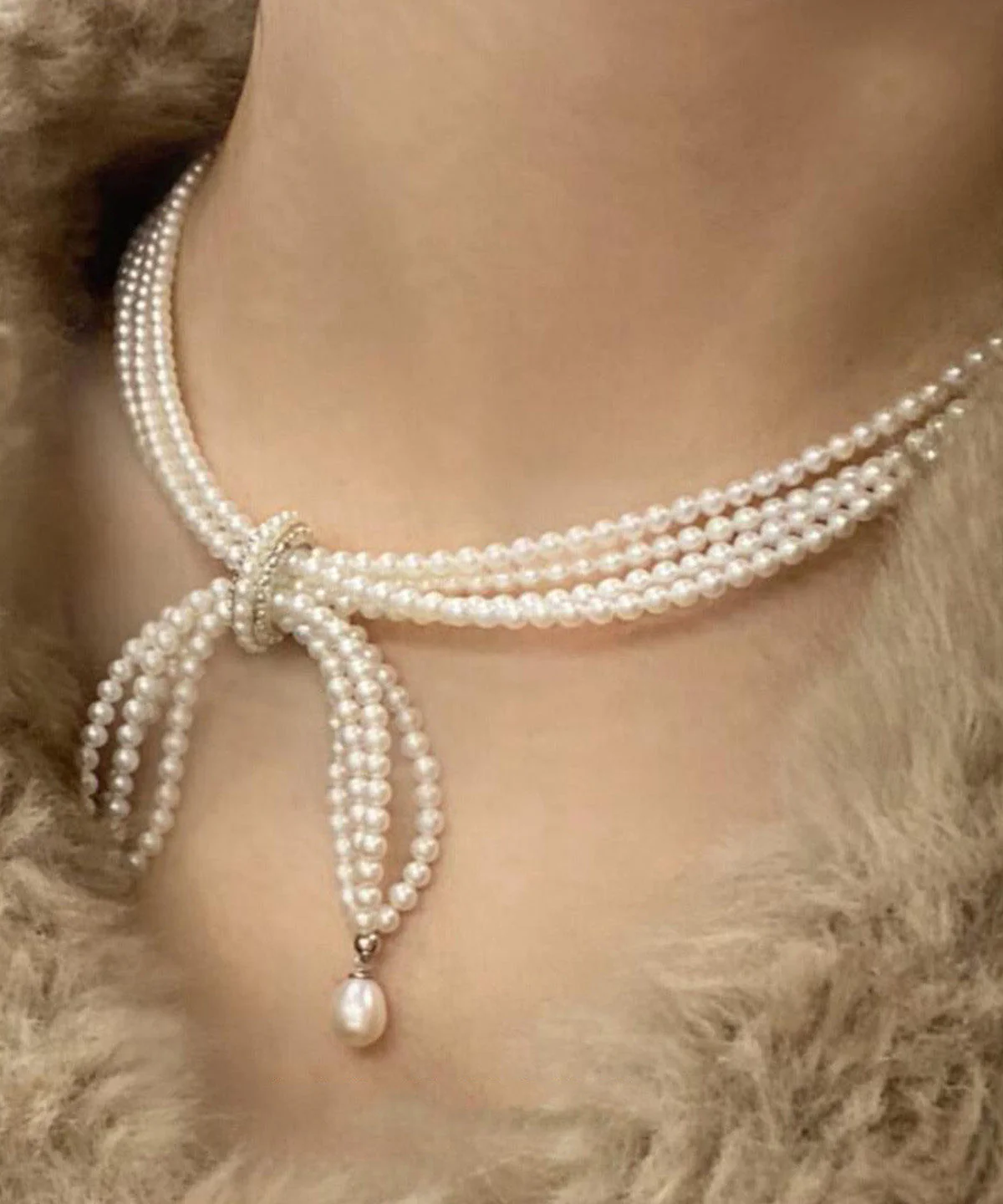 French Multi-Layered Bow Pearl Necklace - Image 3