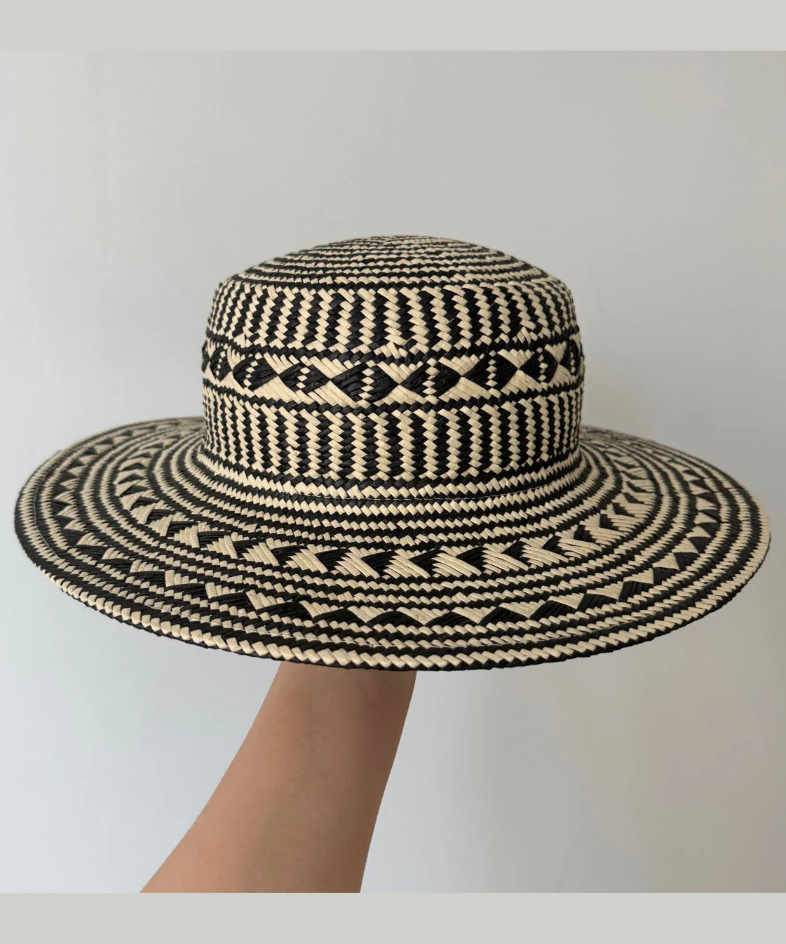 French Style Large Brimmed Straw Woven Sun Hat - Image 5