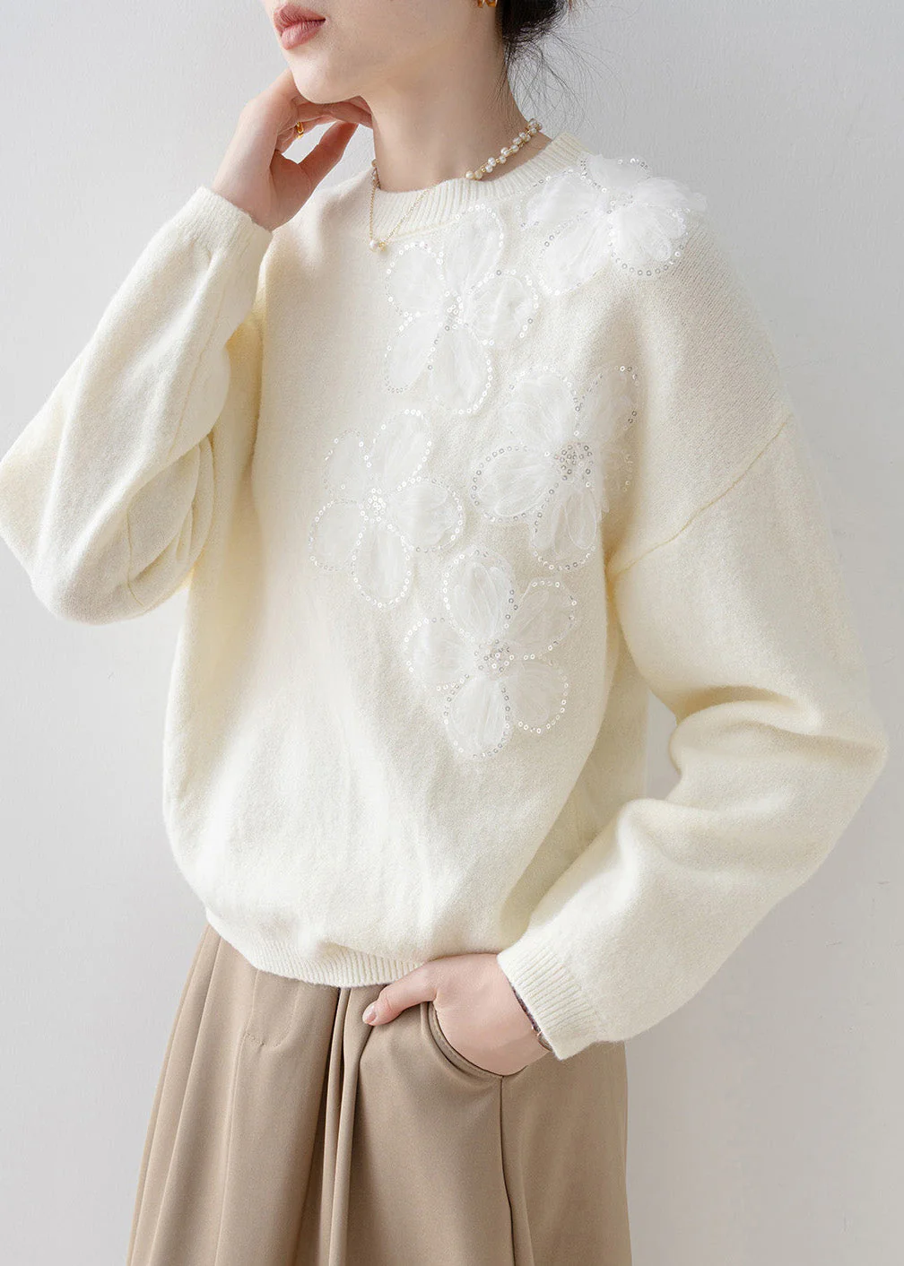 French White O Neck Floral Sequins Knit Sweater Tops Spring - Image 2