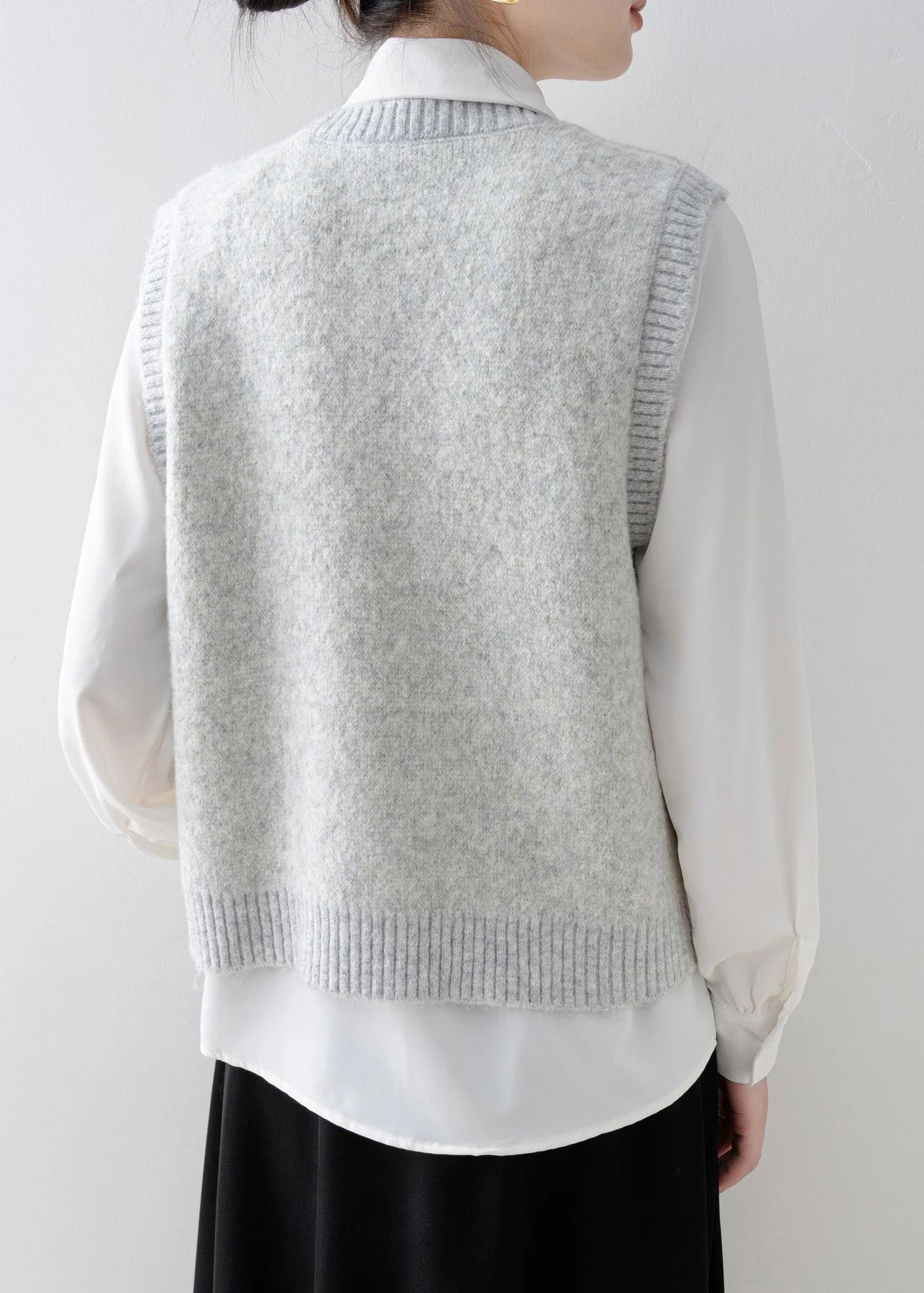 Handmade Light Grey O Neck Floral Knit Vest Sleeveless - Image 5