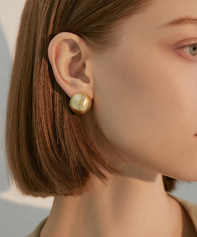 High Quality Golden Round Metal Stud Earrings - Image 3