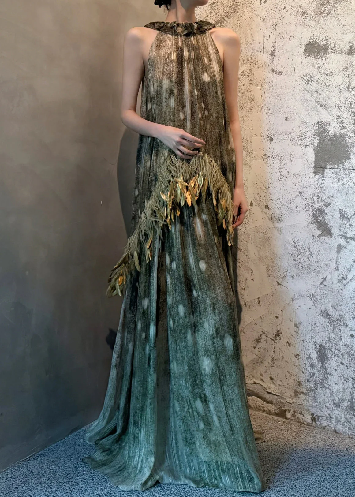 Italian Photo Color Lace Up Feather Patchwork Silk Long Dresses Sleeveless - Image 2