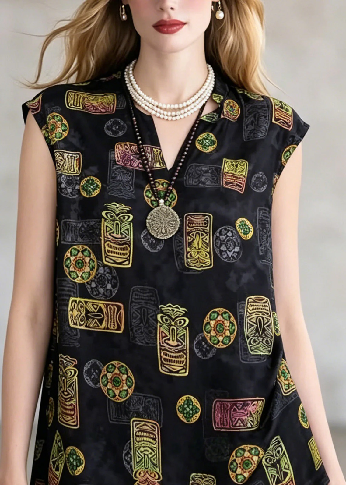 Loose Black V Neck Print T Shirt Short Sleeve - Image 2