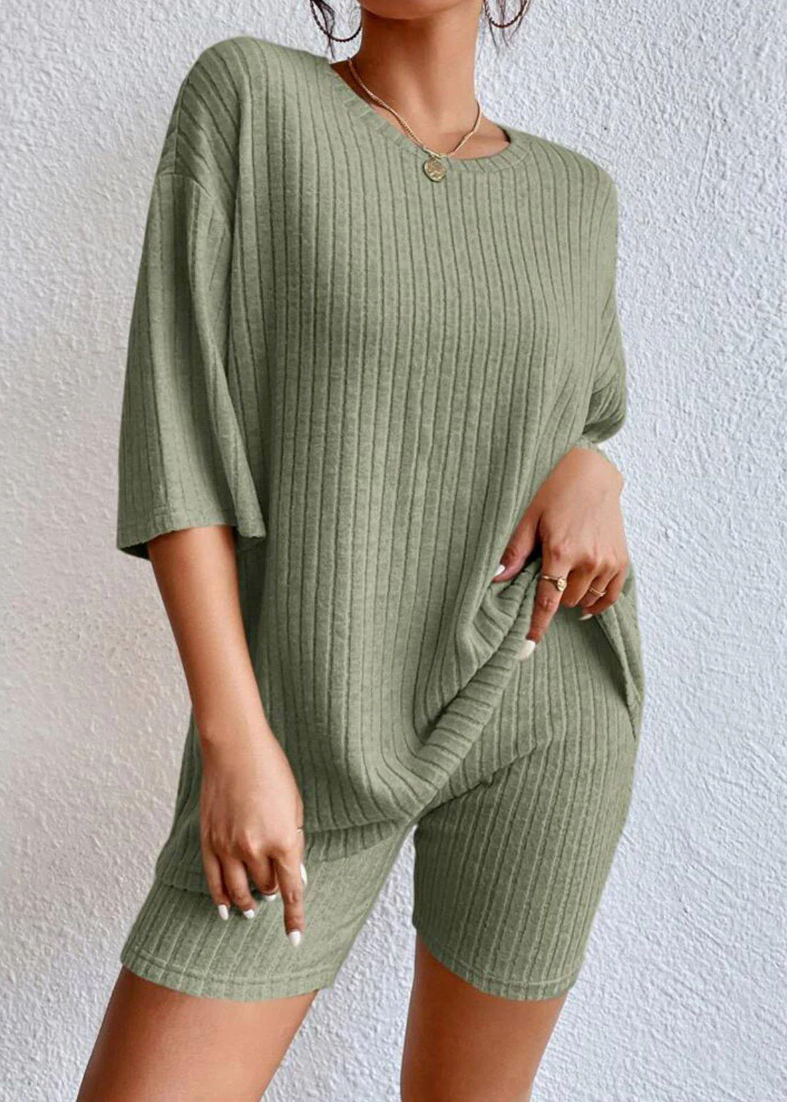 Loose Green O-Neck T Shirts And Shorts Two Piece Set Summer - Image 2