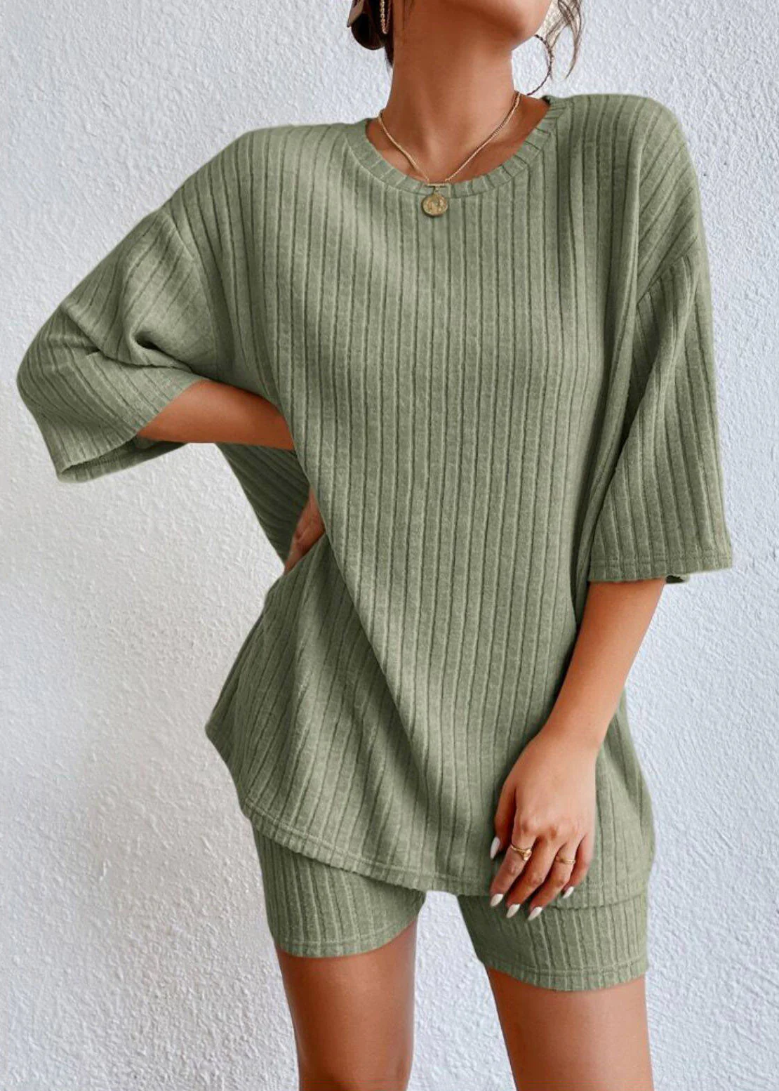 Loose Green O-Neck T Shirts And Shorts Two Piece Set Summer - Image 3