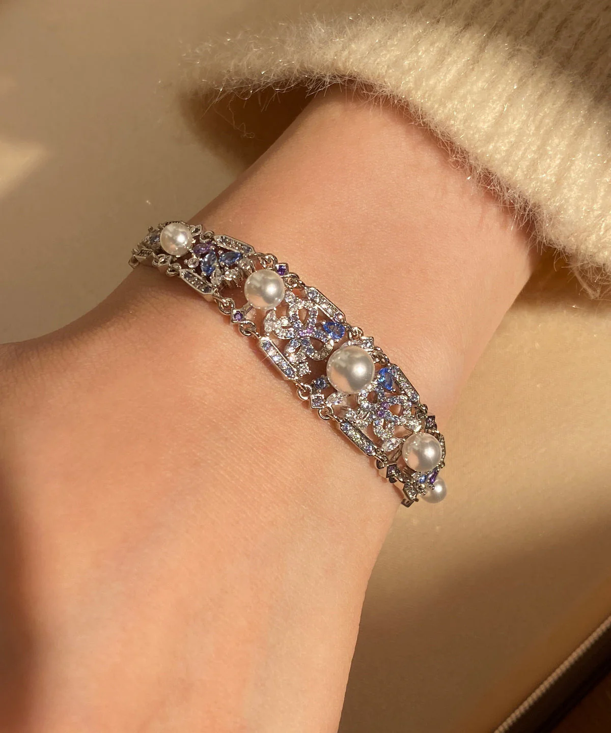 Luxury Pearl Zircon Sapphire Bracelet - Image 4