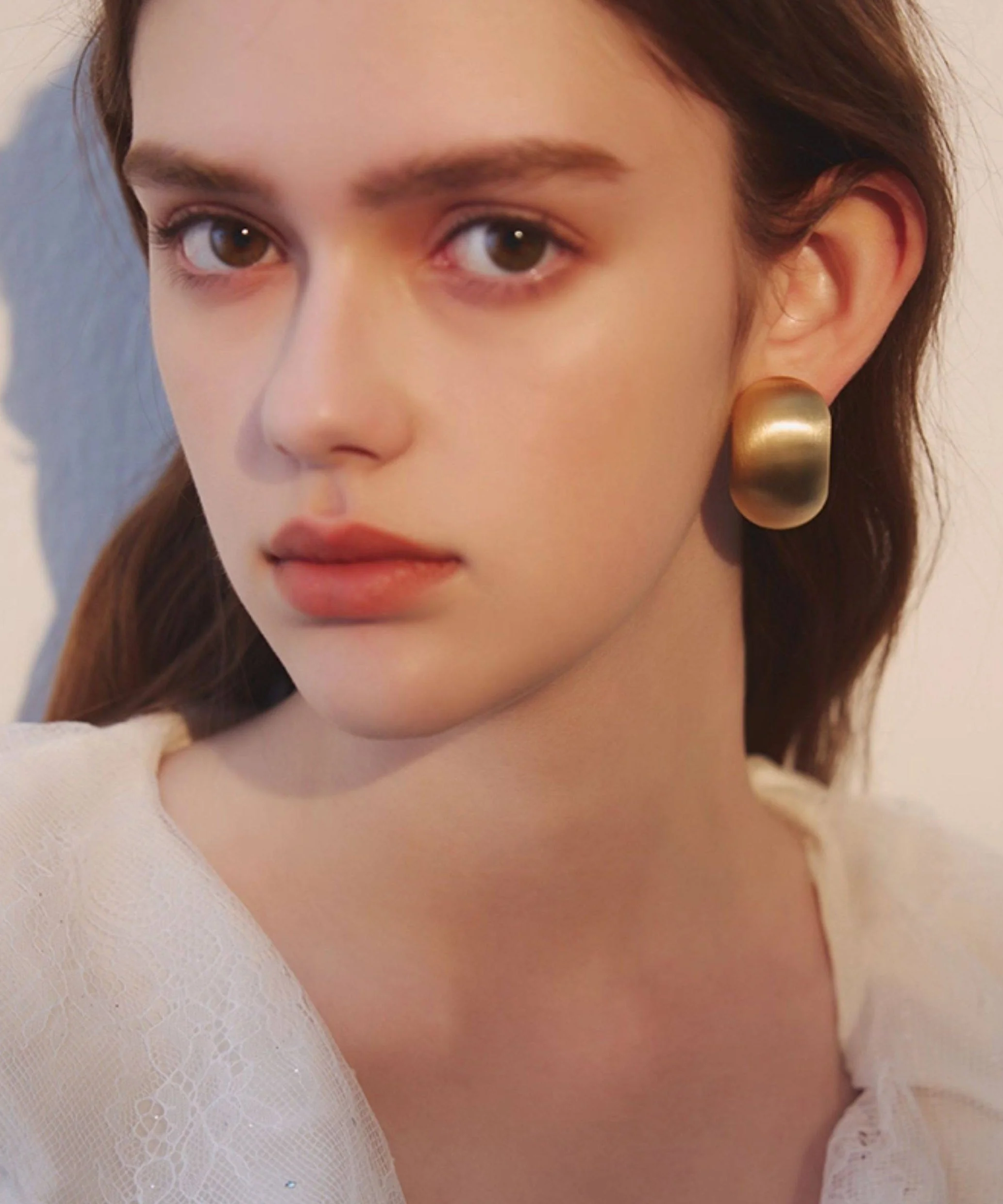 Minimalist Matte Gold Chunky Circle Earrings - Image 3
