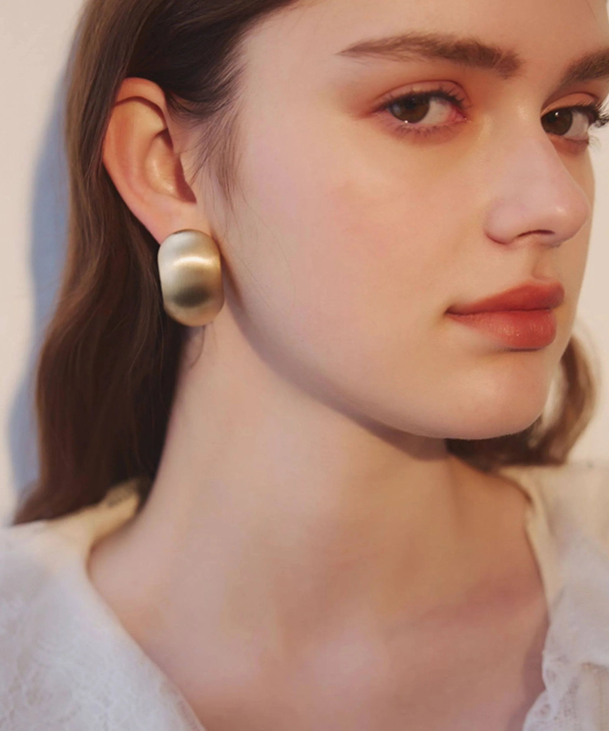 Minimalist Matte Gold Chunky Circle Earrings - Image 4