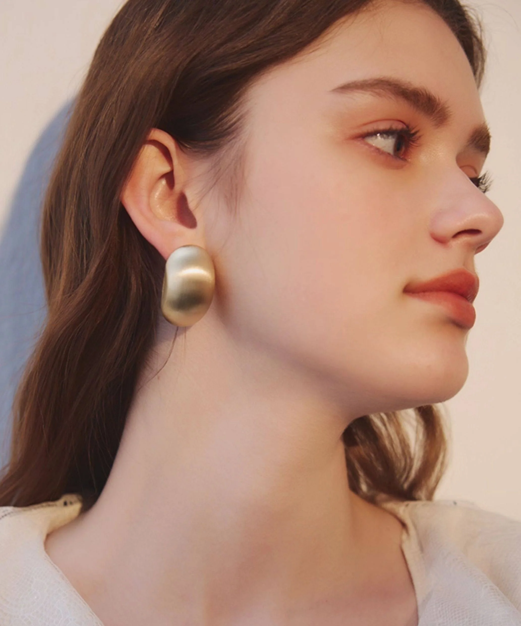 Minimalist Matte Gold Chunky Circle Earrings - Image 5