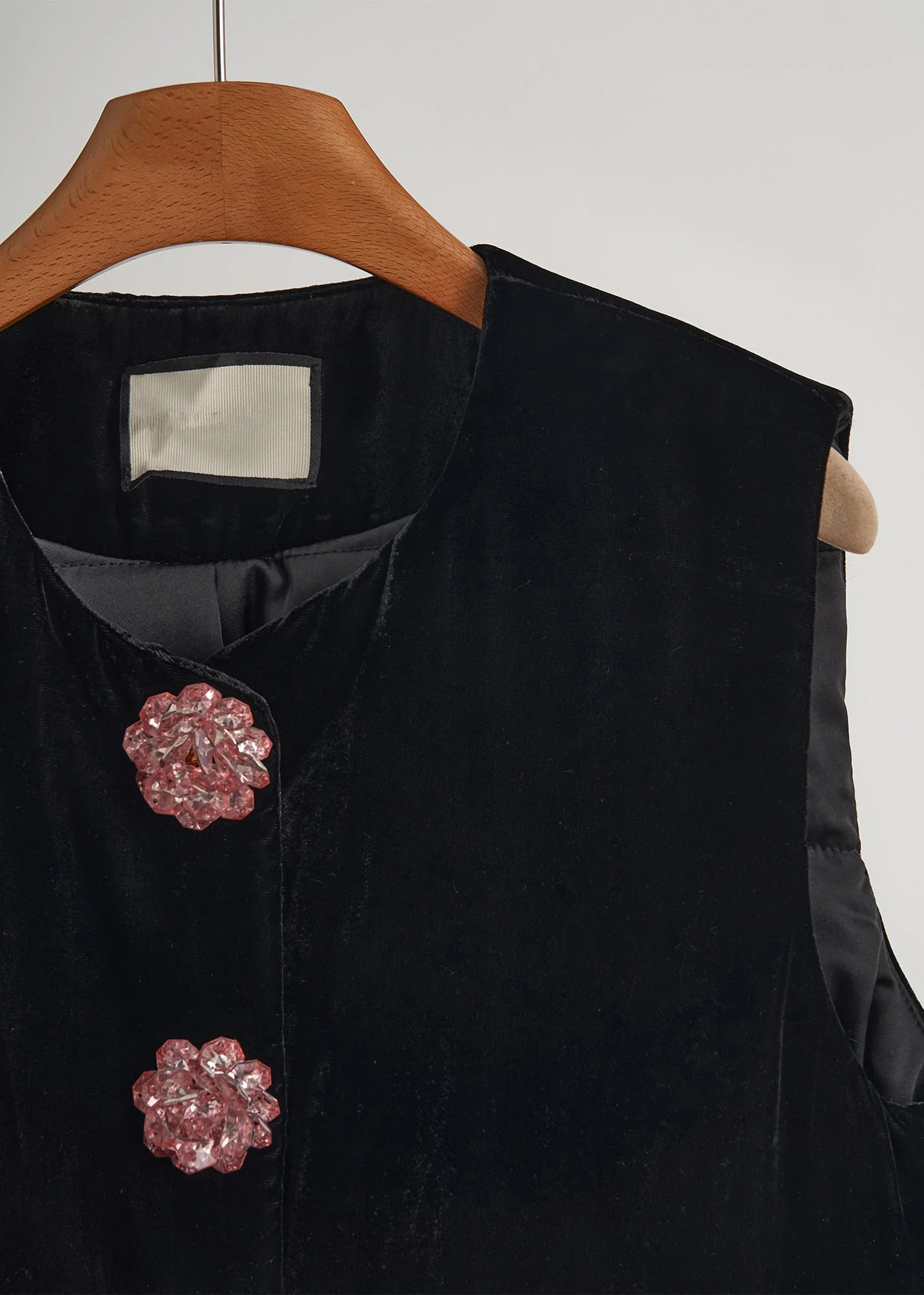 Modern Black Flower Decorated Patchwork Silk Velvet Vests Sleeveless - Image 3