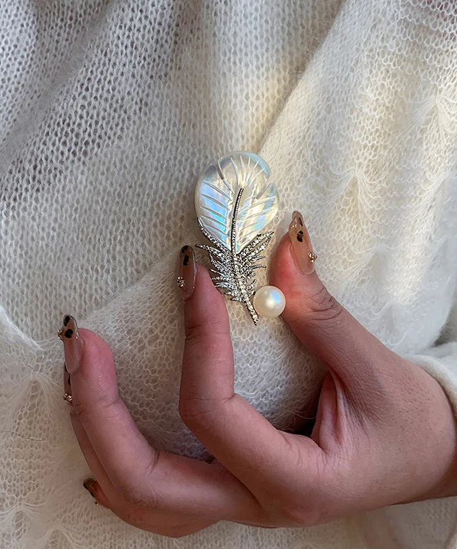 Modern Golden Feather Shape Pearl Fine Zircon Women Brooch - Image 3