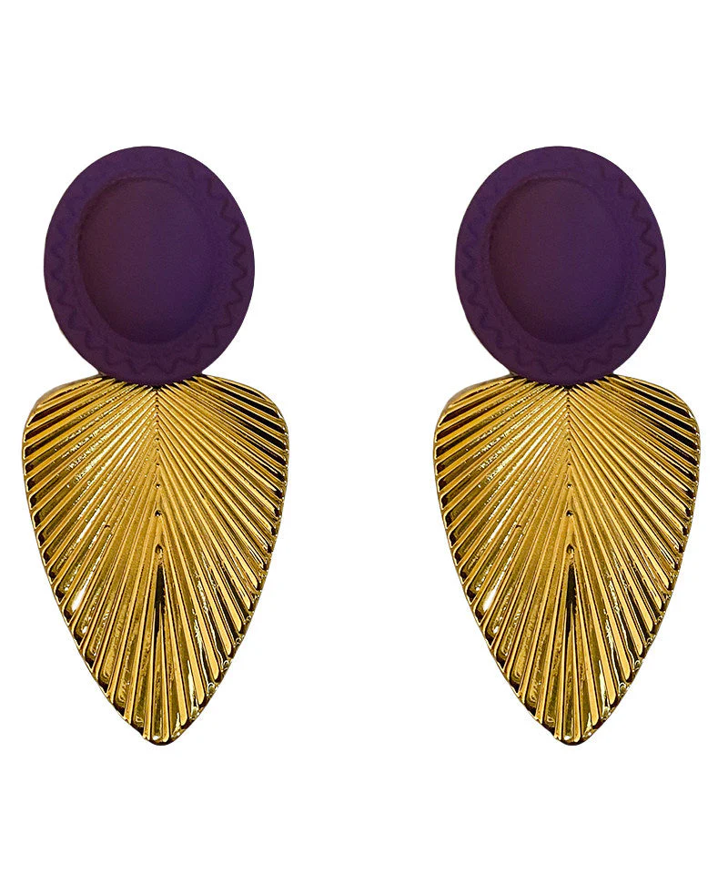 Modern Golden Leaf Shape Metal Drop Earrings - Image 5