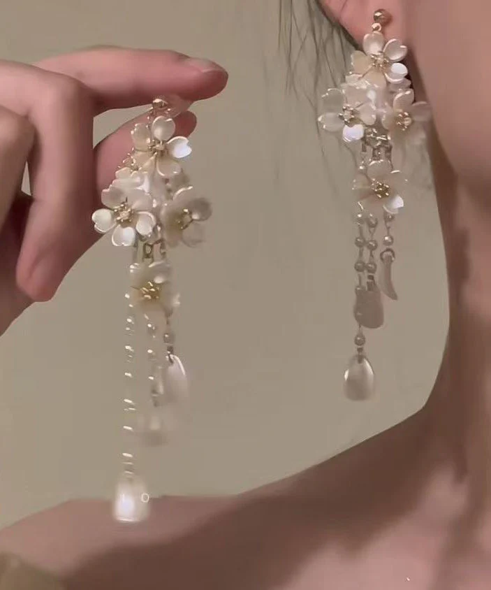 Modern White Copper Alloy Floral Tassel Drop Earrings - Image 3