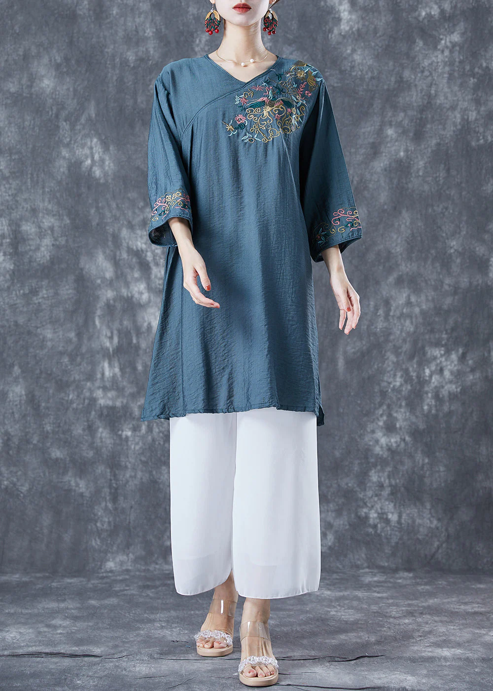 Navy Oversized Linen Mid Dress V Neck Embroideried Bracelet Sleeve - Image 2