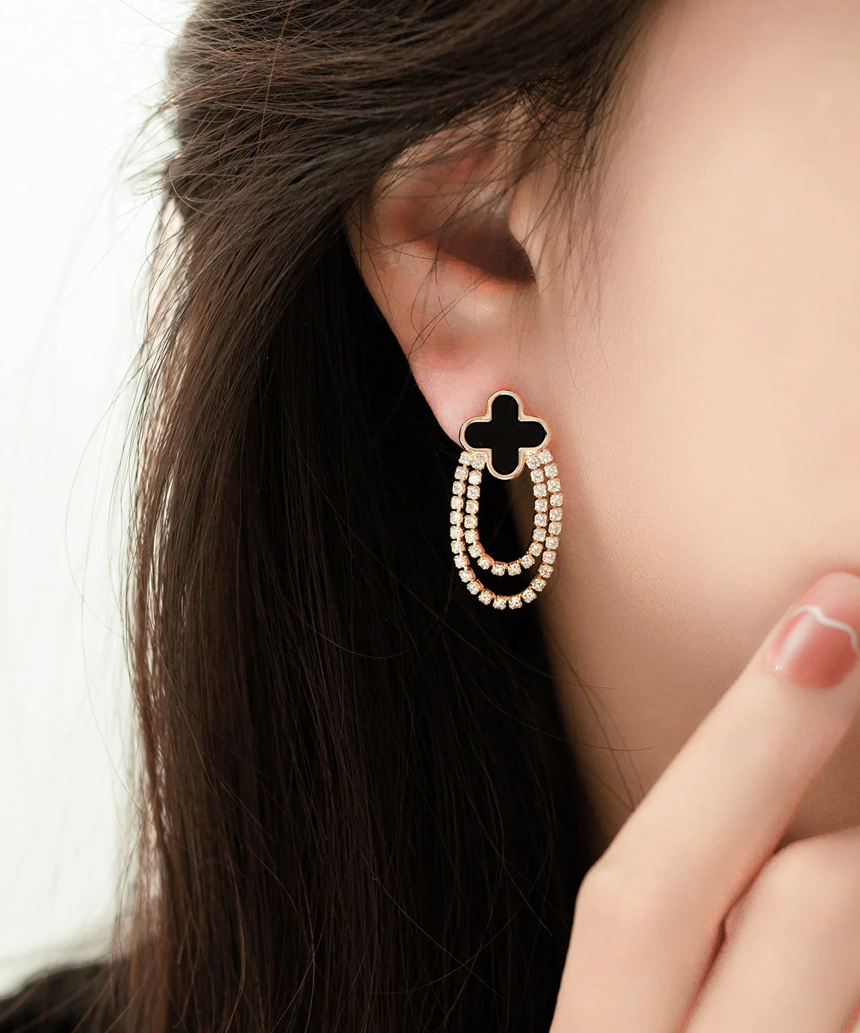 New Black Copper Overgild Zircon Four-Leaf Clover Hoop Earrings - Image 3