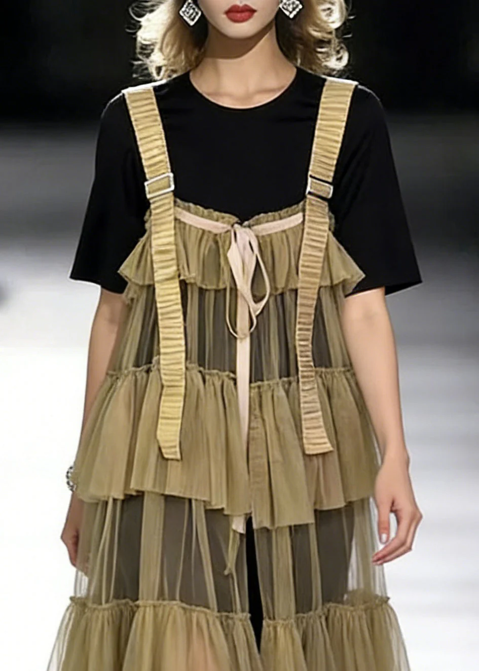 New Black O-Neck T Shirt And Khaki Wrinkled Tulle Dress Two Pieces Set Summer - Image 2