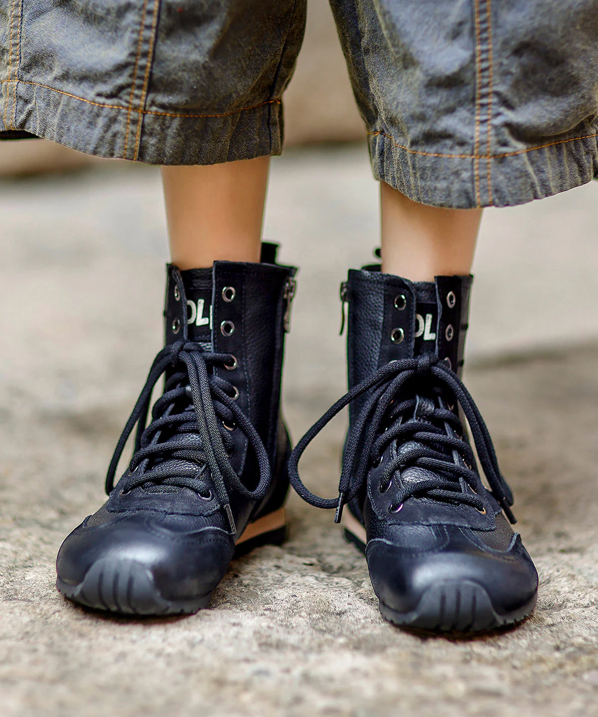 New Lace Up Splicing Boots Black Cowhide Leather Fuzzy Wool Lined - Image 5