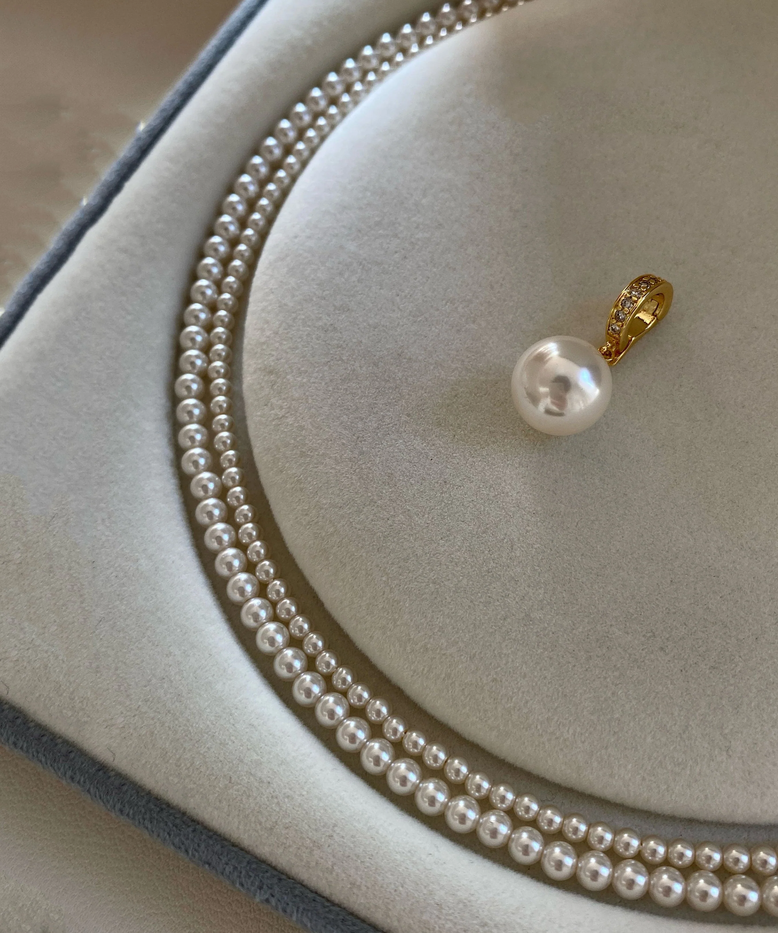 New White Pearl Double Layered Adjustable 14K Gold Choker - Image 3