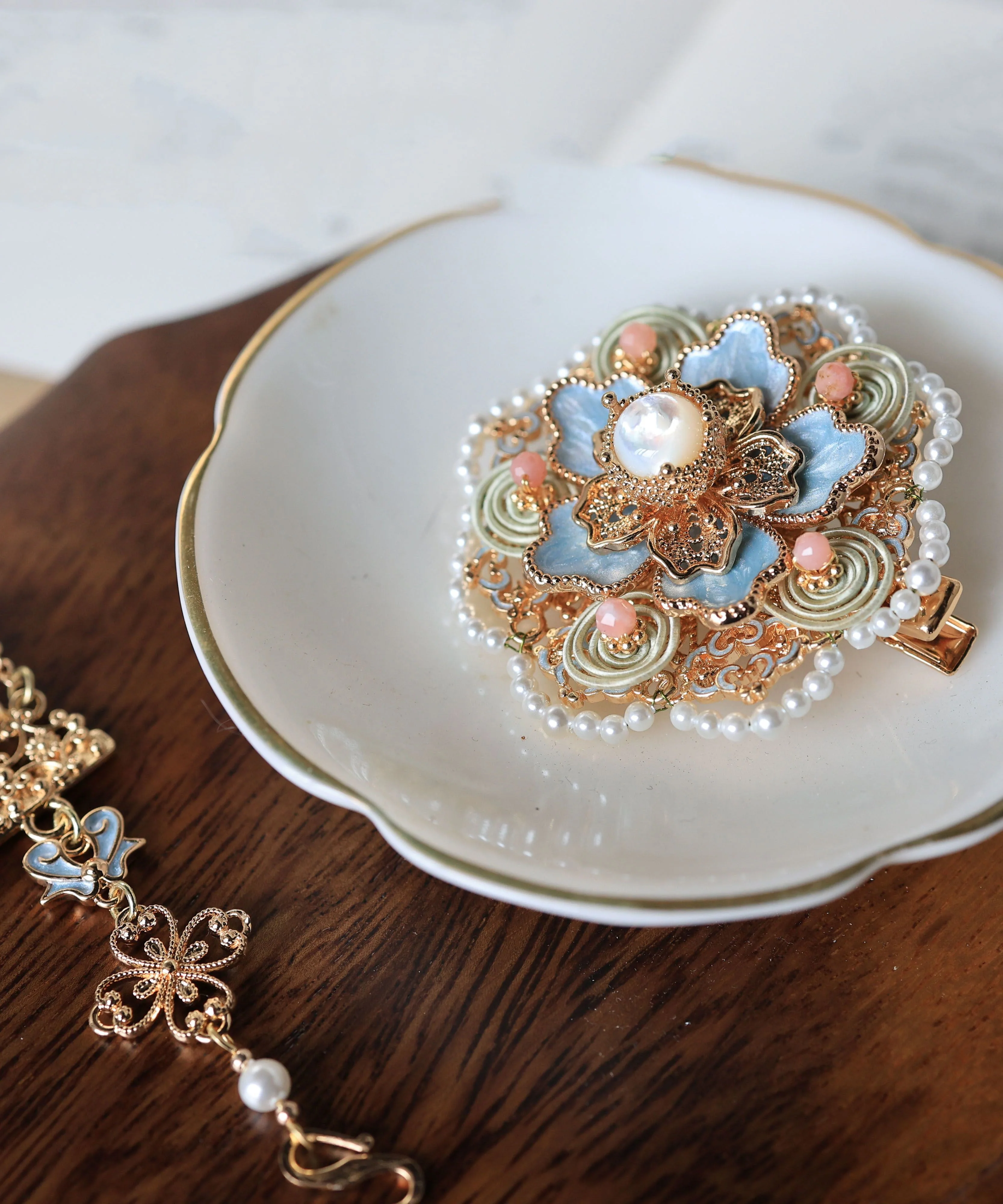 Original Design Blue Copper Overgild Shell Pearl Tassel Hairpin - Image 4