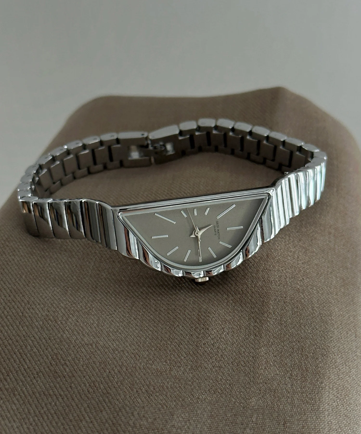 Original Design Gold Stainless Steel Alloy Half-Moon Watches - Image 4