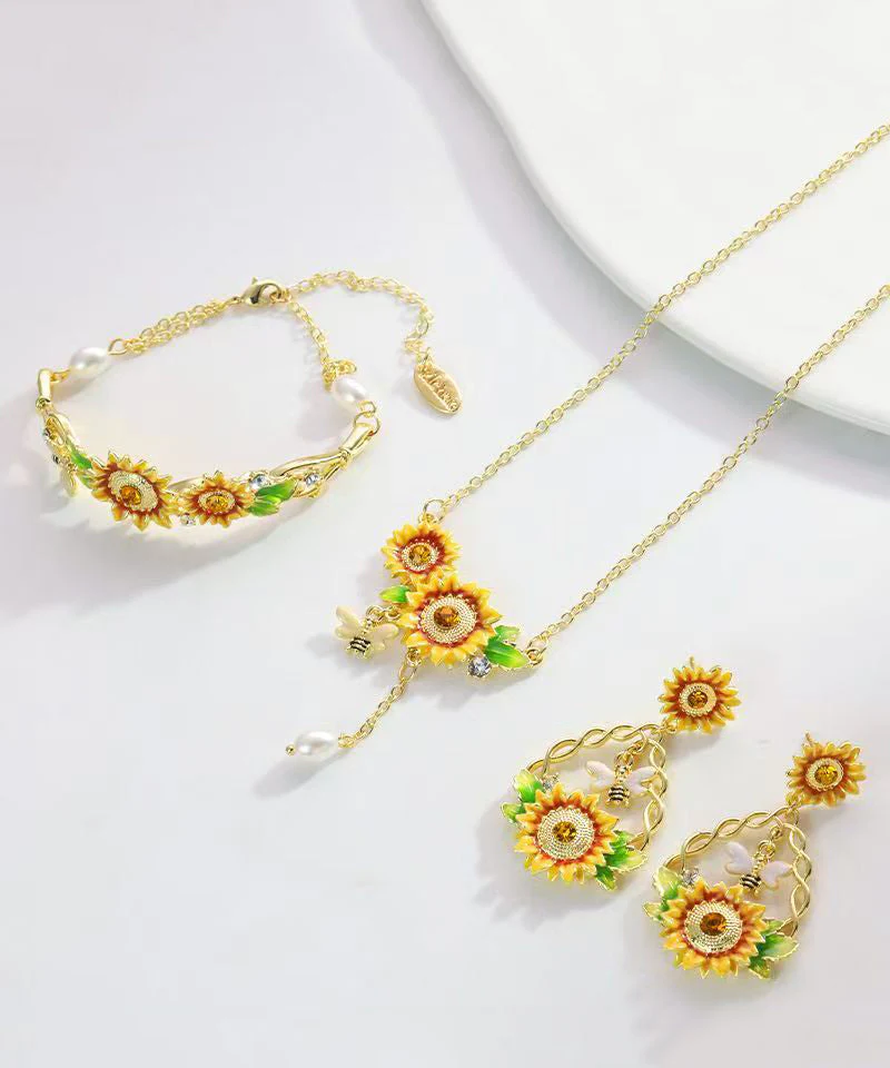 Original Design Yellow Alloy Enamel Sunflower Bee Pearl Pendant Necklace Three-Piece Set - Image 5