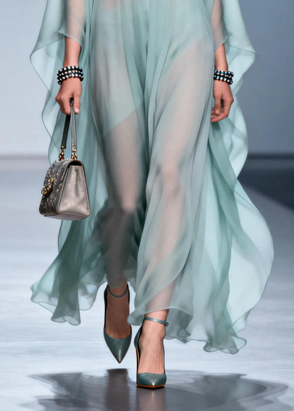Plus Size Sky Blue Print Draping Chiffon Maxi Dress Batwing Sleeve - Image 4