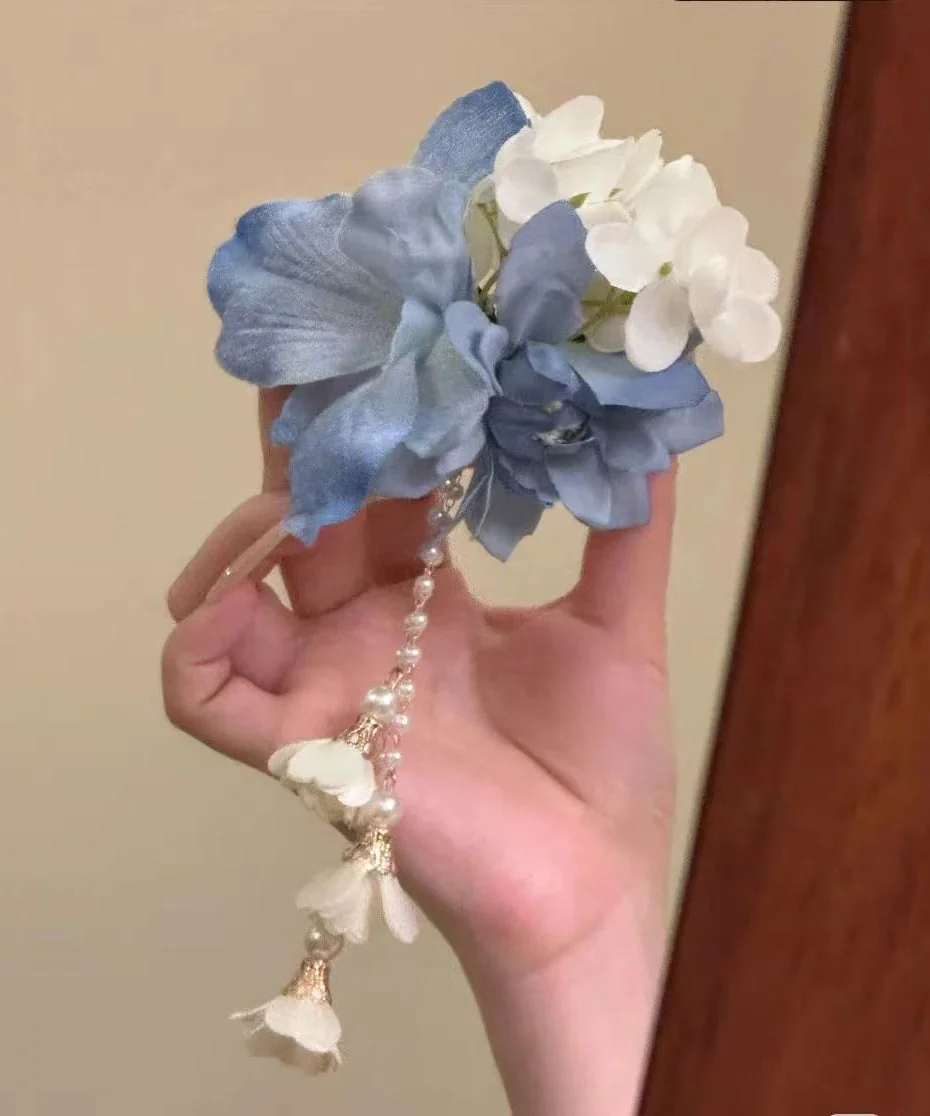 Retro Blue Acrylic Floral Tassel Hairpin - Image 5