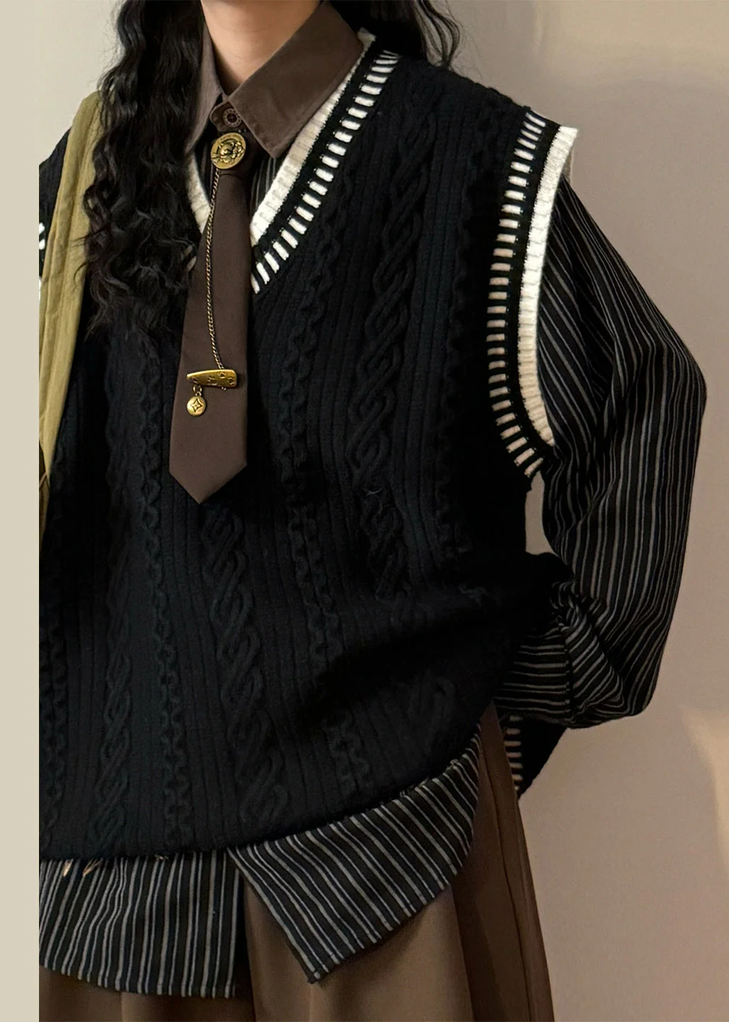 Simple Black V Neck Cozy Patchwork Cable Knit Vest Sleeveless - Image 4