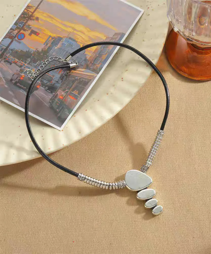 Simple Colorblock Leather Alloy Patchwork Pendant Necklace - Image 2