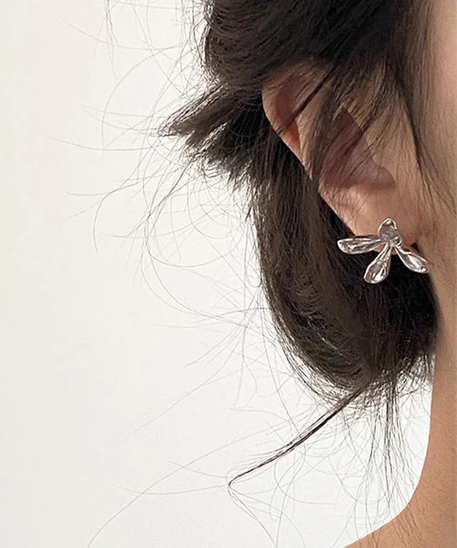 Simple Sterling Silver Overgild Floral Stud Earrings - Image 4