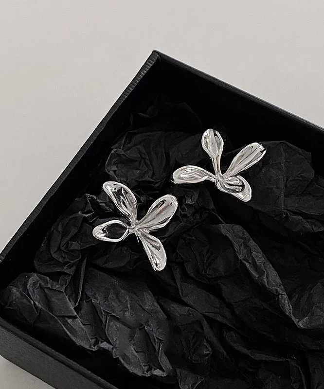 Simple Sterling Silver Overgild Floral Stud Earrings - Image 5