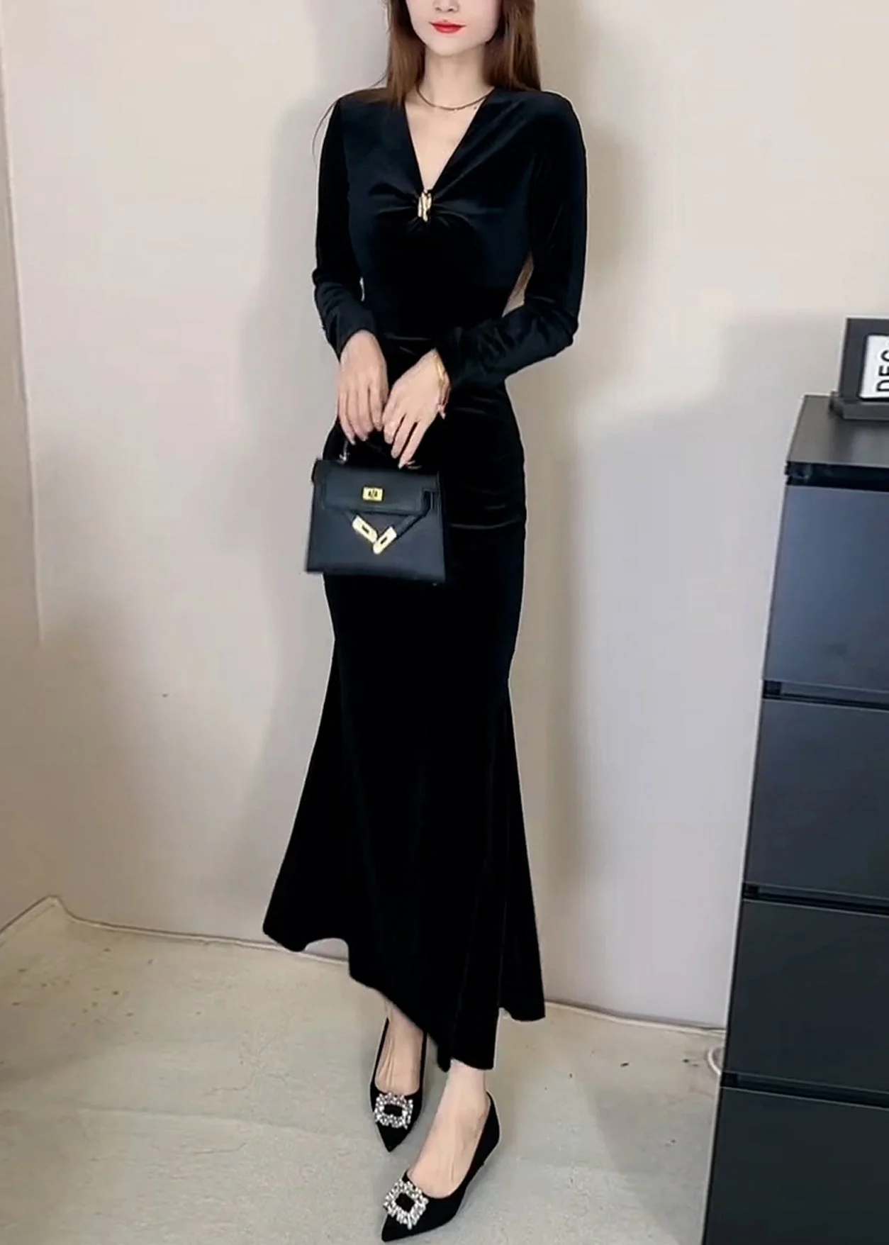 Slim Fit Red V Neck High Waist Silk Velvet Long Dress Winter - Image 5