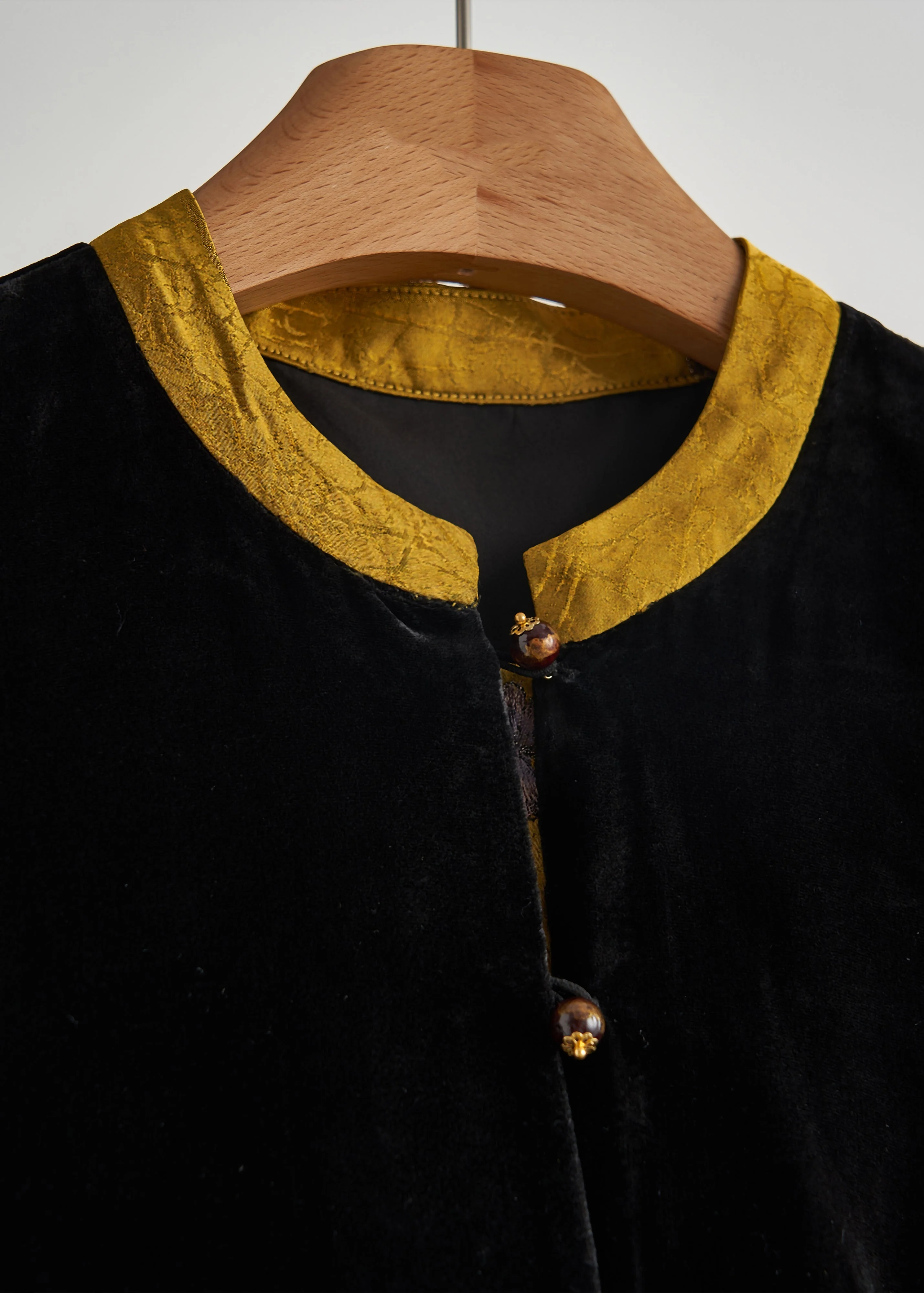 Style Black Embroidered Patchwork Silk Velour Vests Sleeveless - Image 4