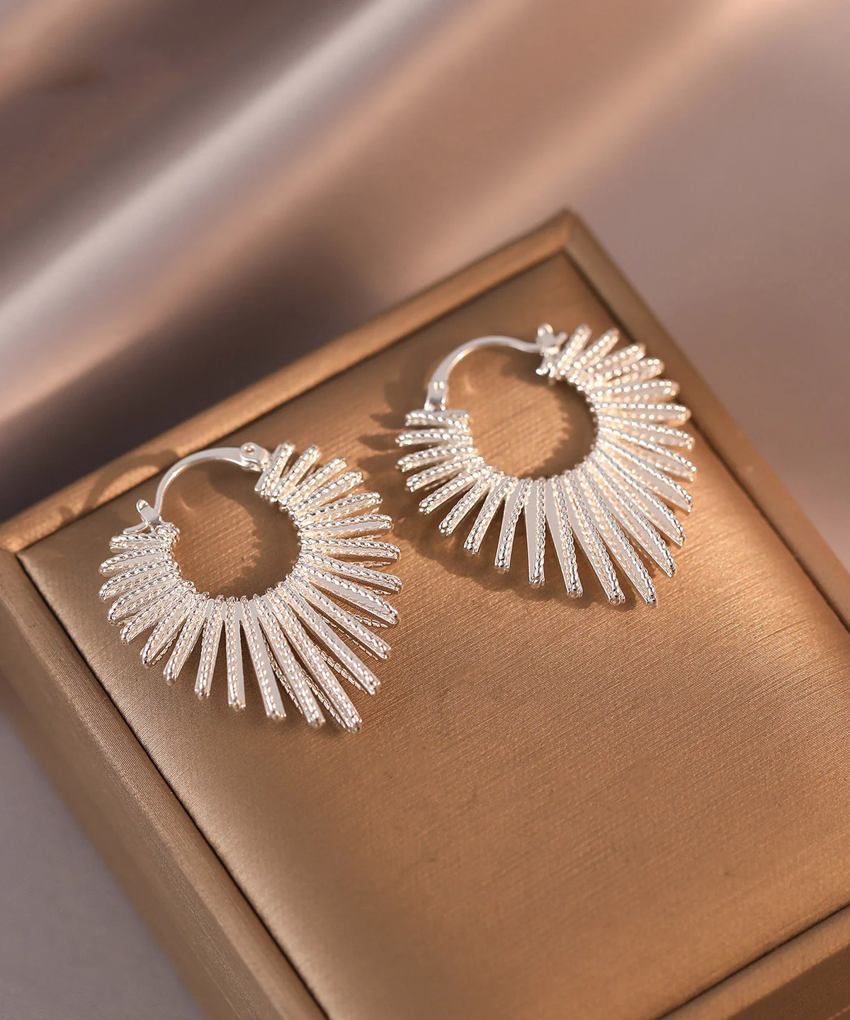 Style Gold Copper Alloy Line Hollow Out Hoop Earrings - Image 2